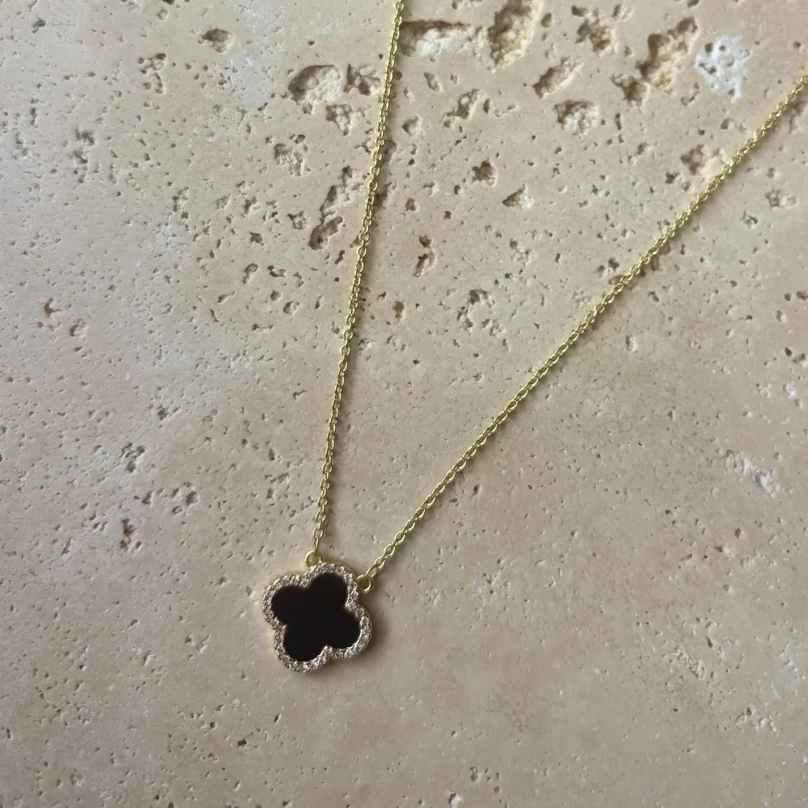 【預購】Adornia 14k yellow gold plated cz black clover G081579 頸鏈