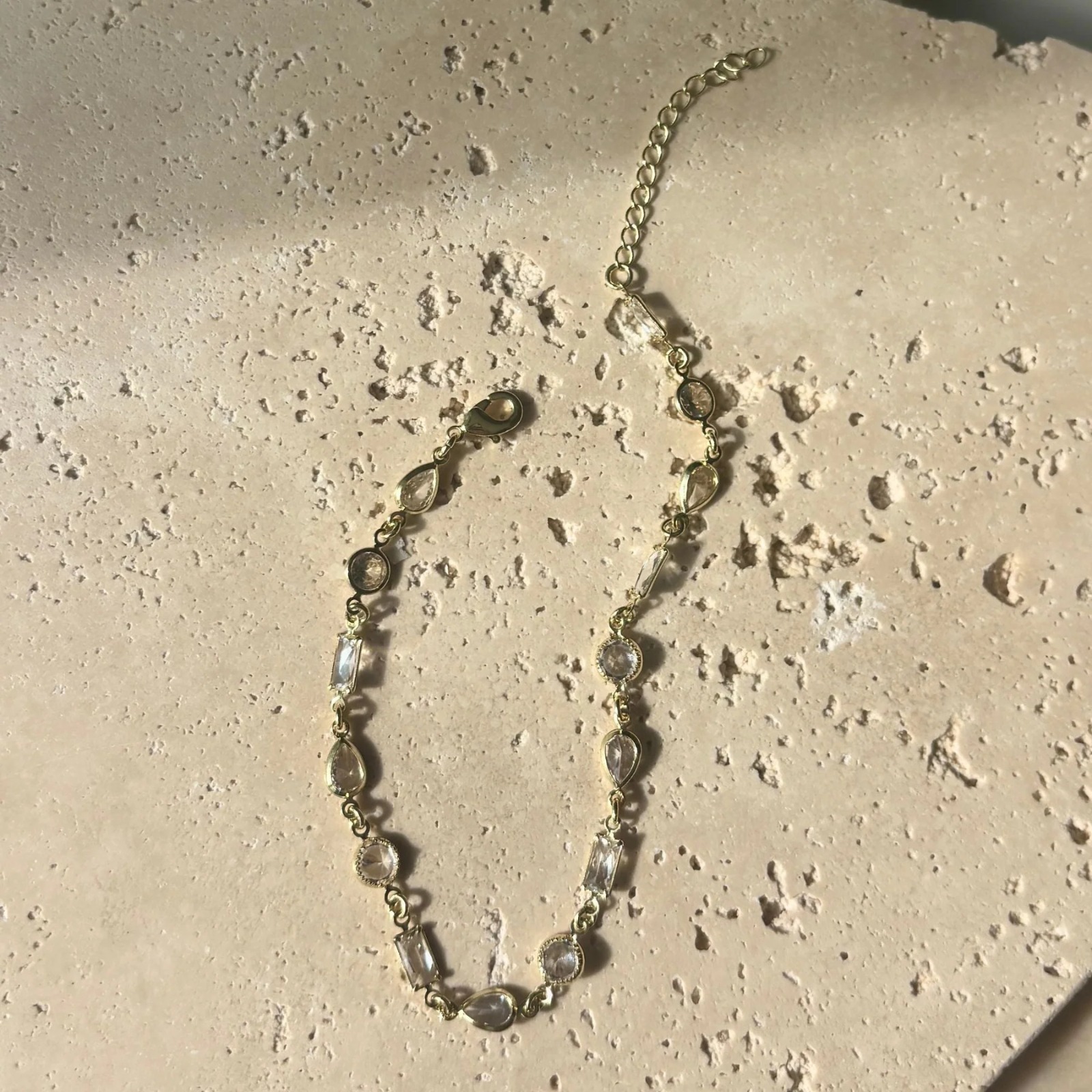 【預購】Adornia 14k gold plated mixed shape crystal G081582 手鏈