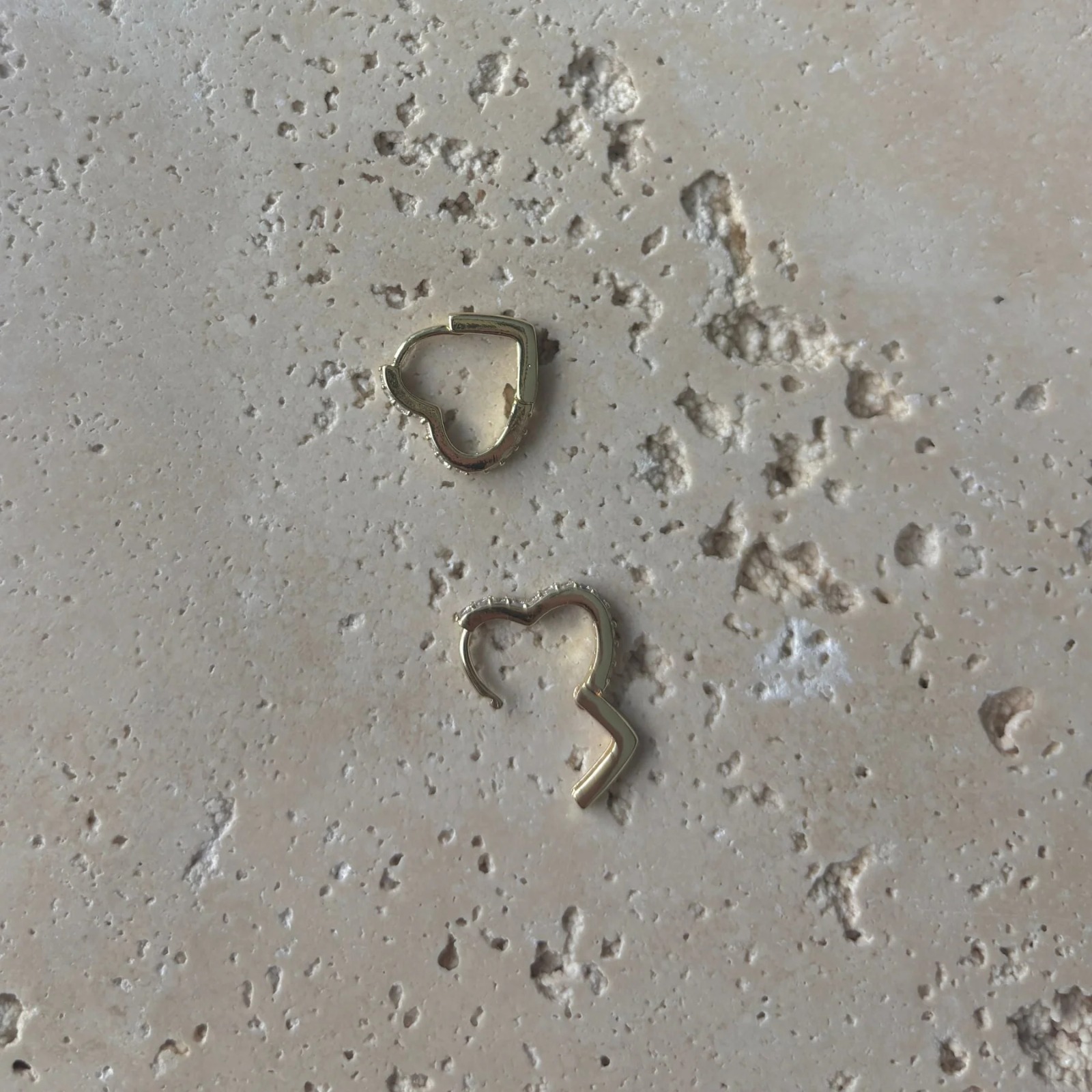 【預購】Adornia 14k gold plated heart cz hoop G081593 耳環