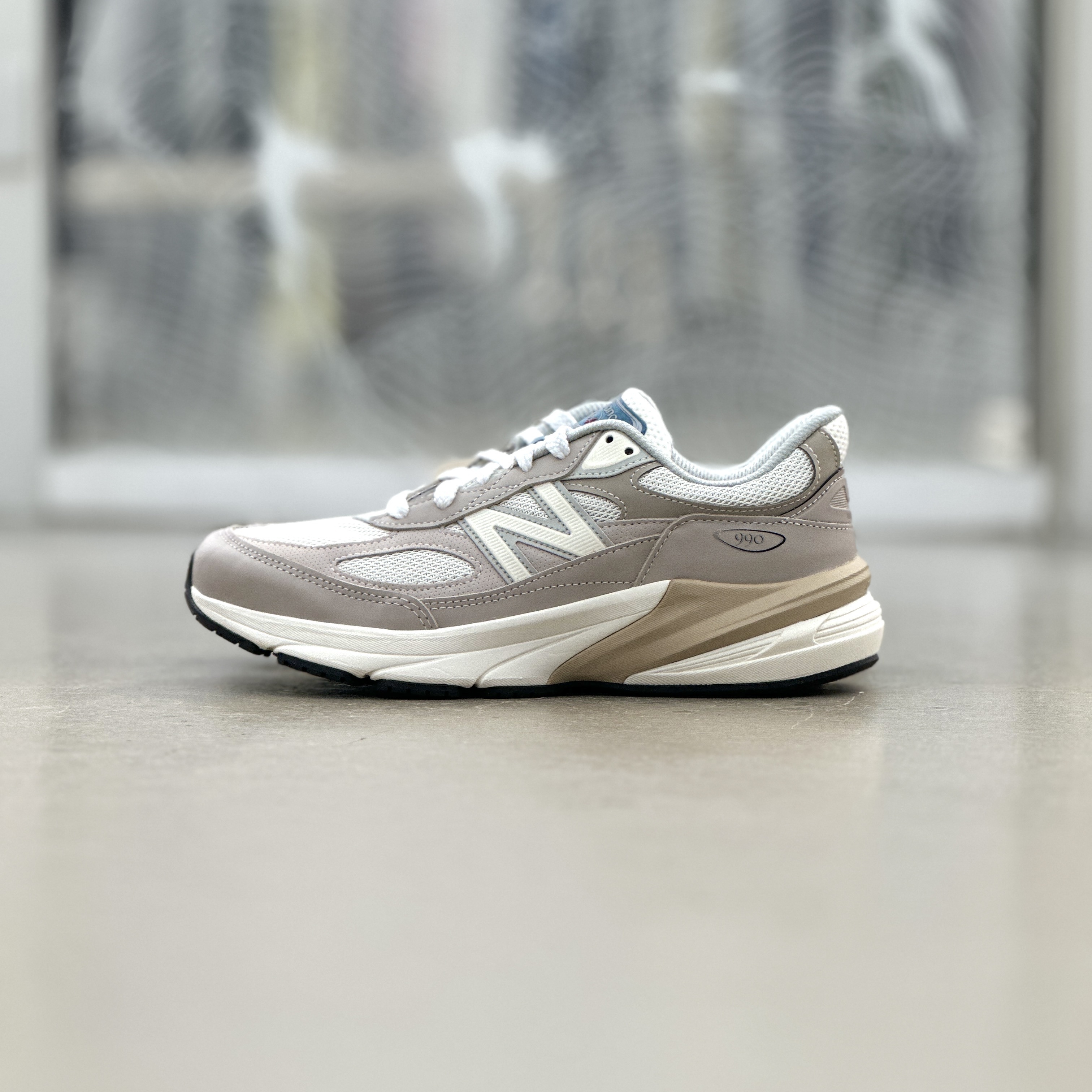 New Balance U990MM6