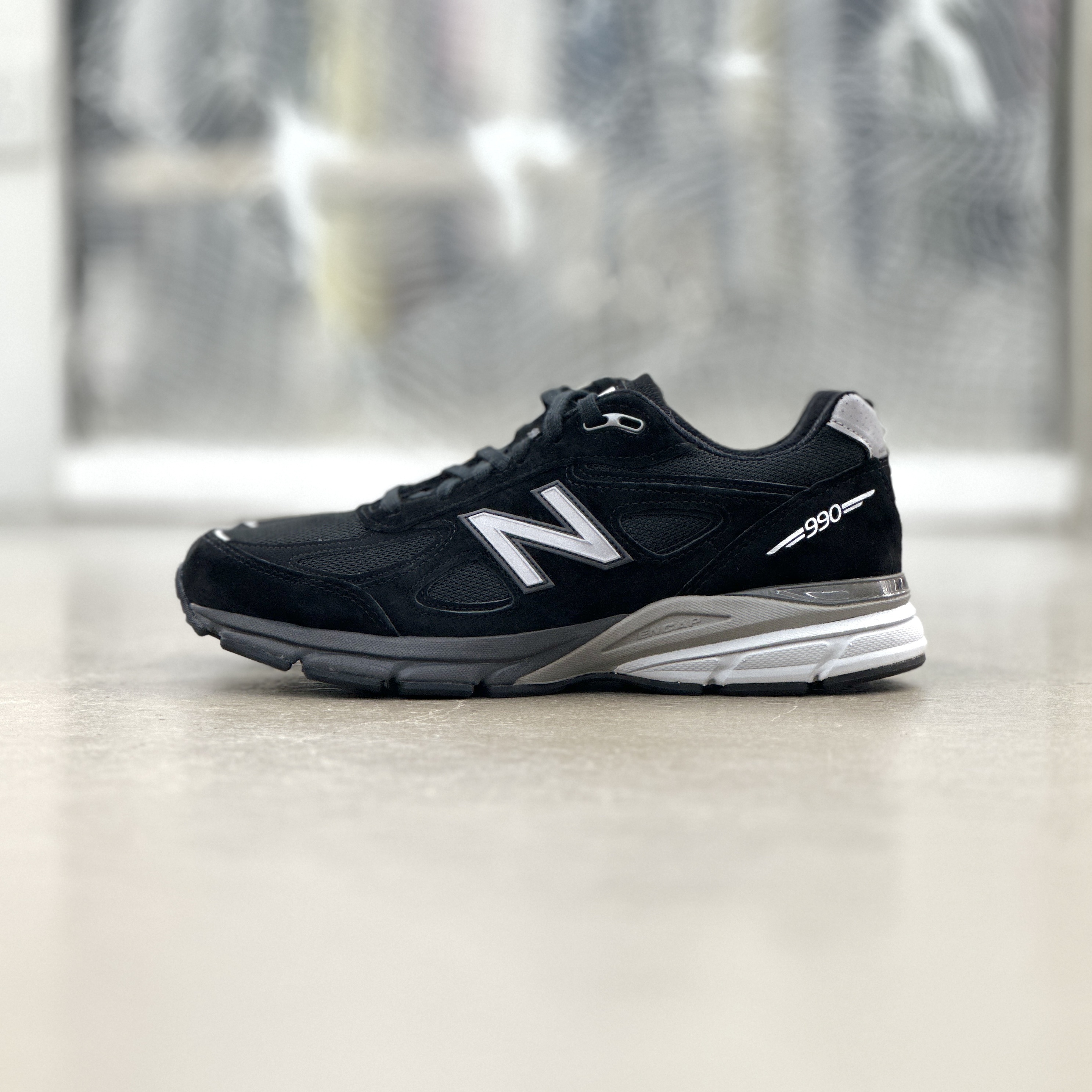 New Balance U990BL4
