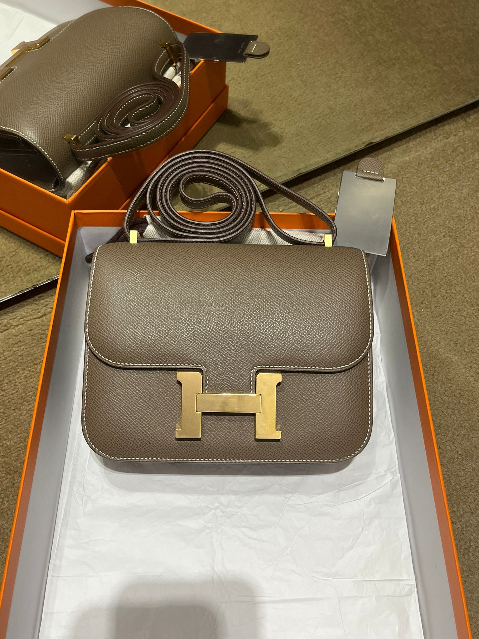 Constance mini mirror 18 etoupe cc epsom U 99%new