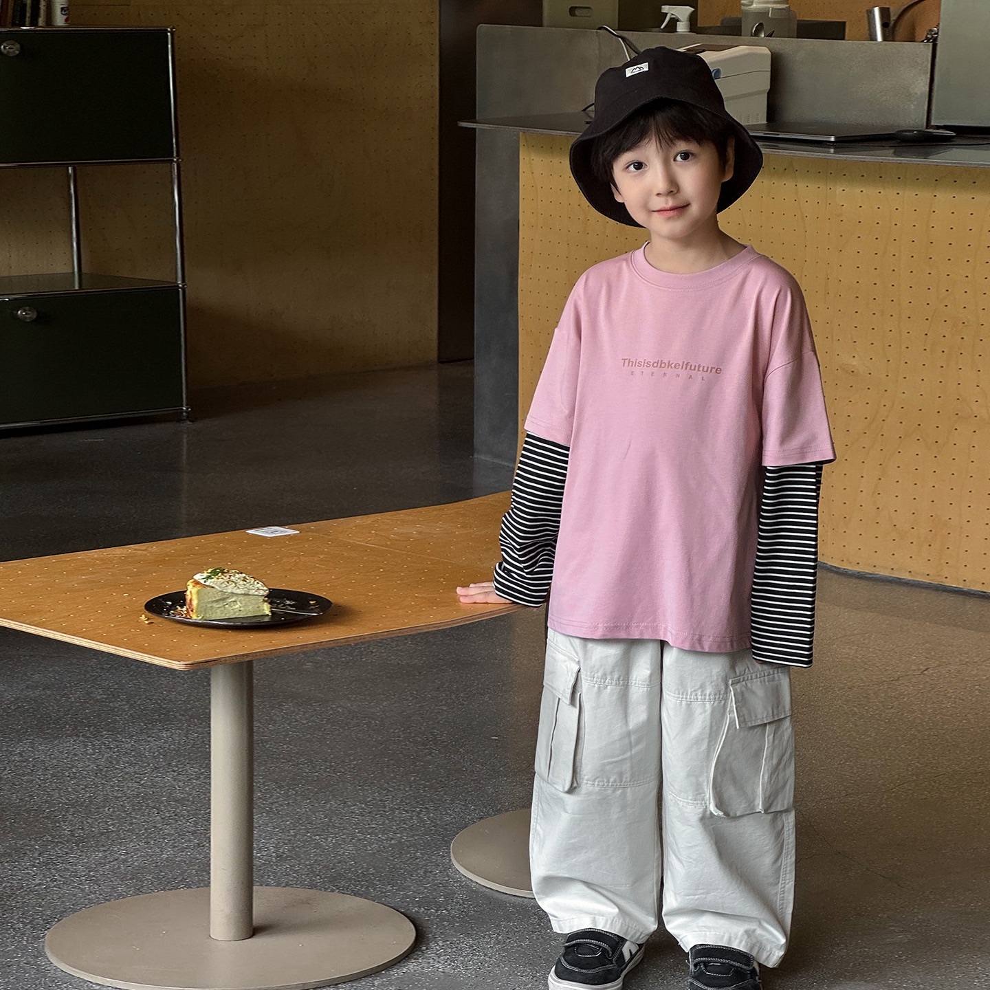 街頭帥氣感條紋假兩件上衣