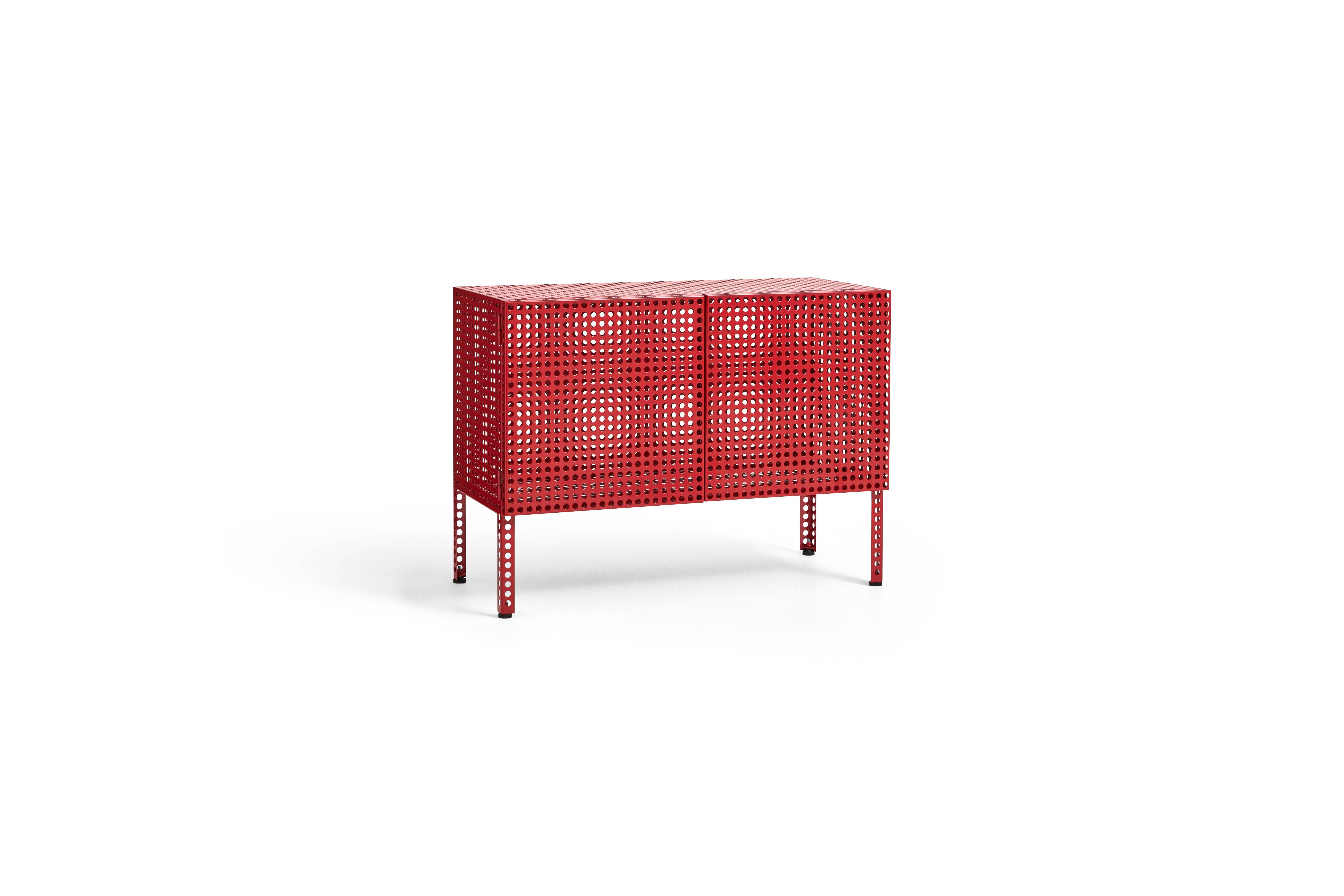 Perforated Cabinet Floor / 洞洞櫃