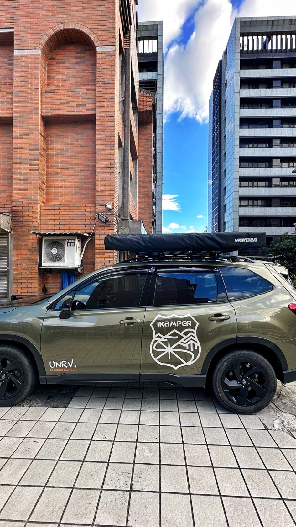 270度車邊帳(1.8m) Yakima-OverNout 270 蝙蝠帳 Subaru-Forester(森林人)