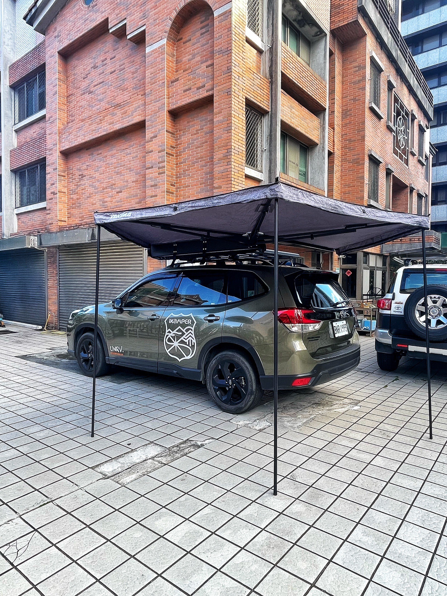 270度車邊帳(1.8m) Yakima-OverNout 270 蝙蝠帳 Subaru-Forester(森林人)