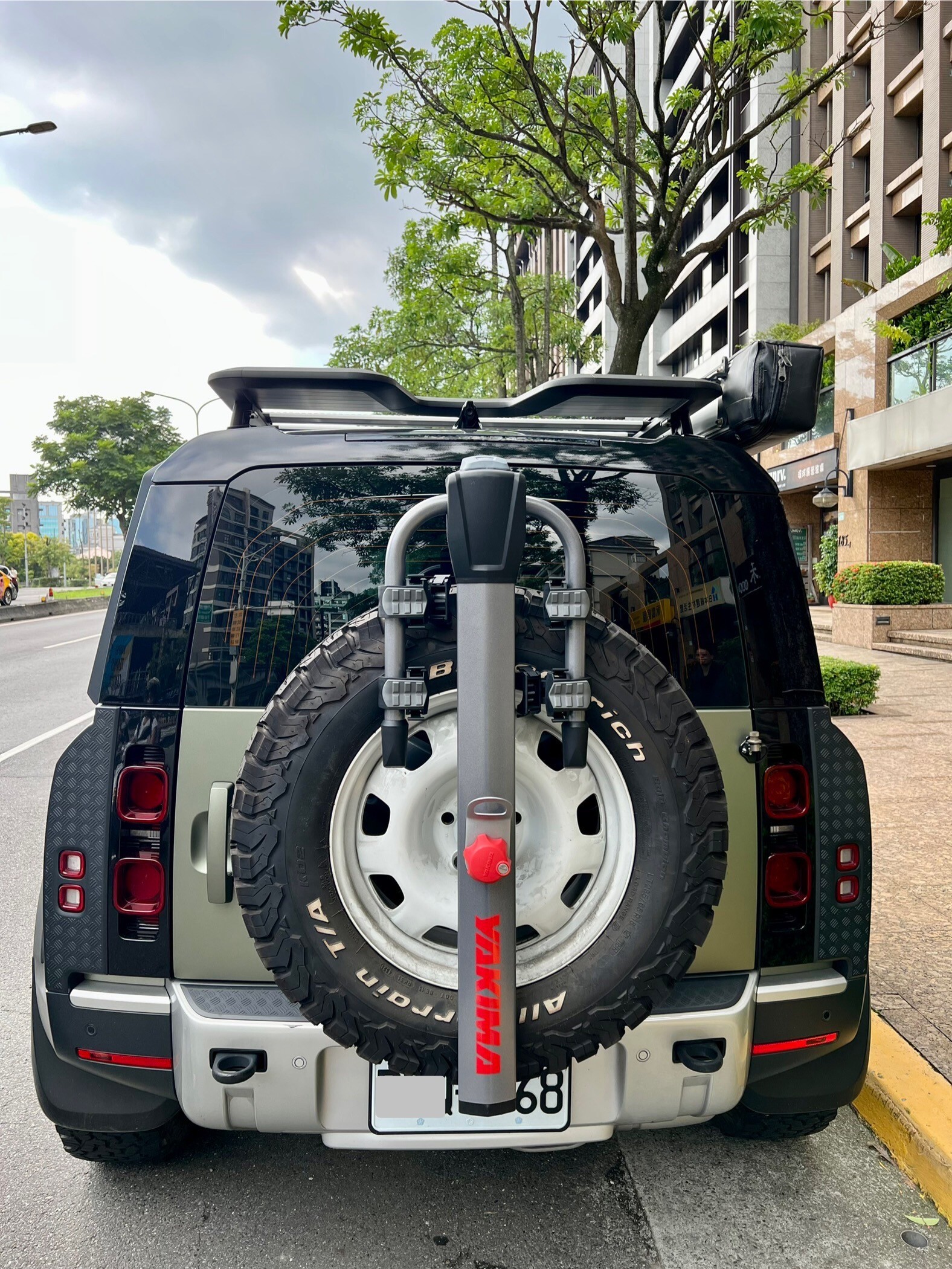 YAKIMA SpareRide 攜車架 單車 LandRover-DEFENDER 110