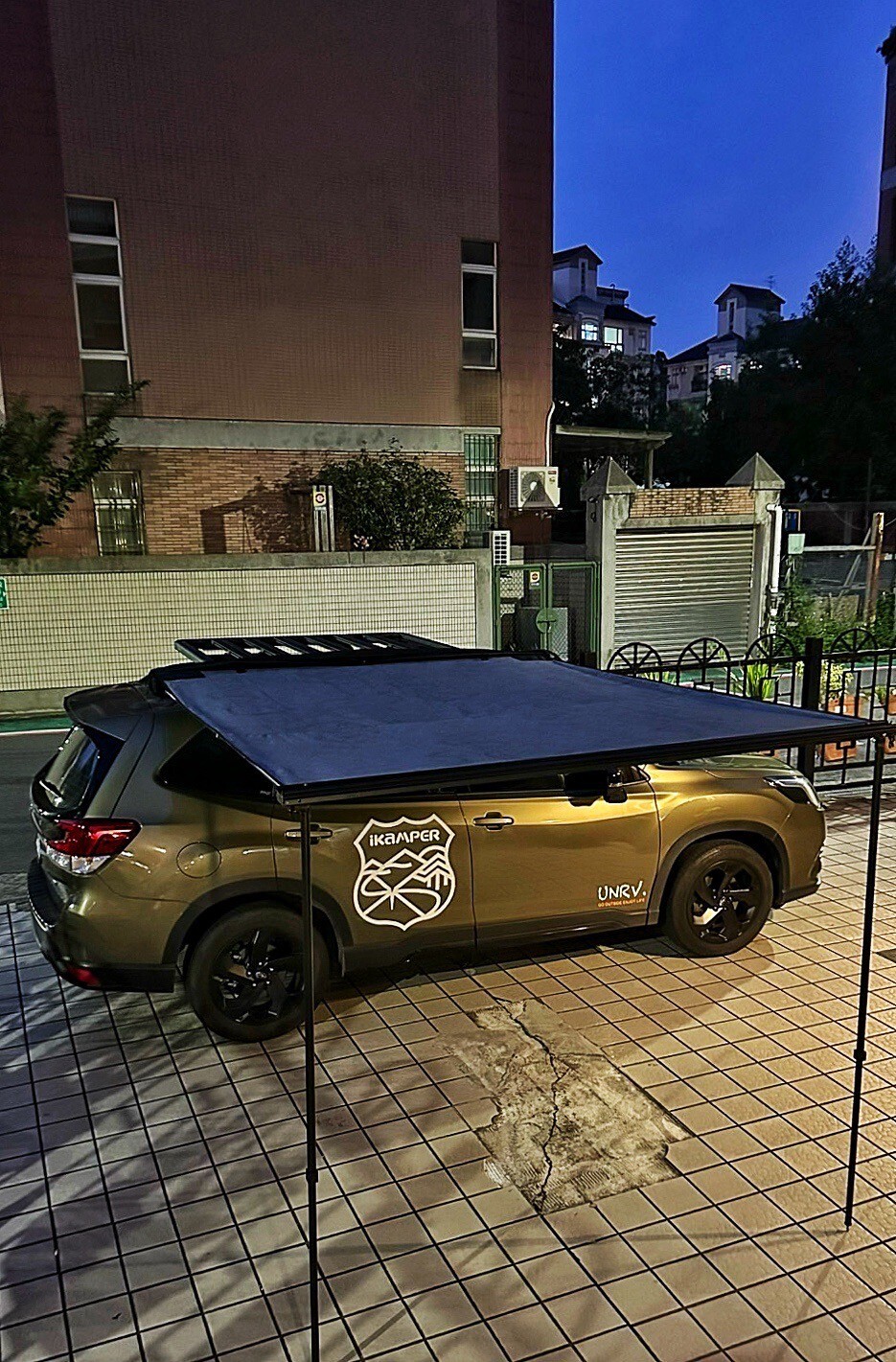 車邊帳 yakima OverNOut 2X2.5m  Subaru-Forester(森林人)