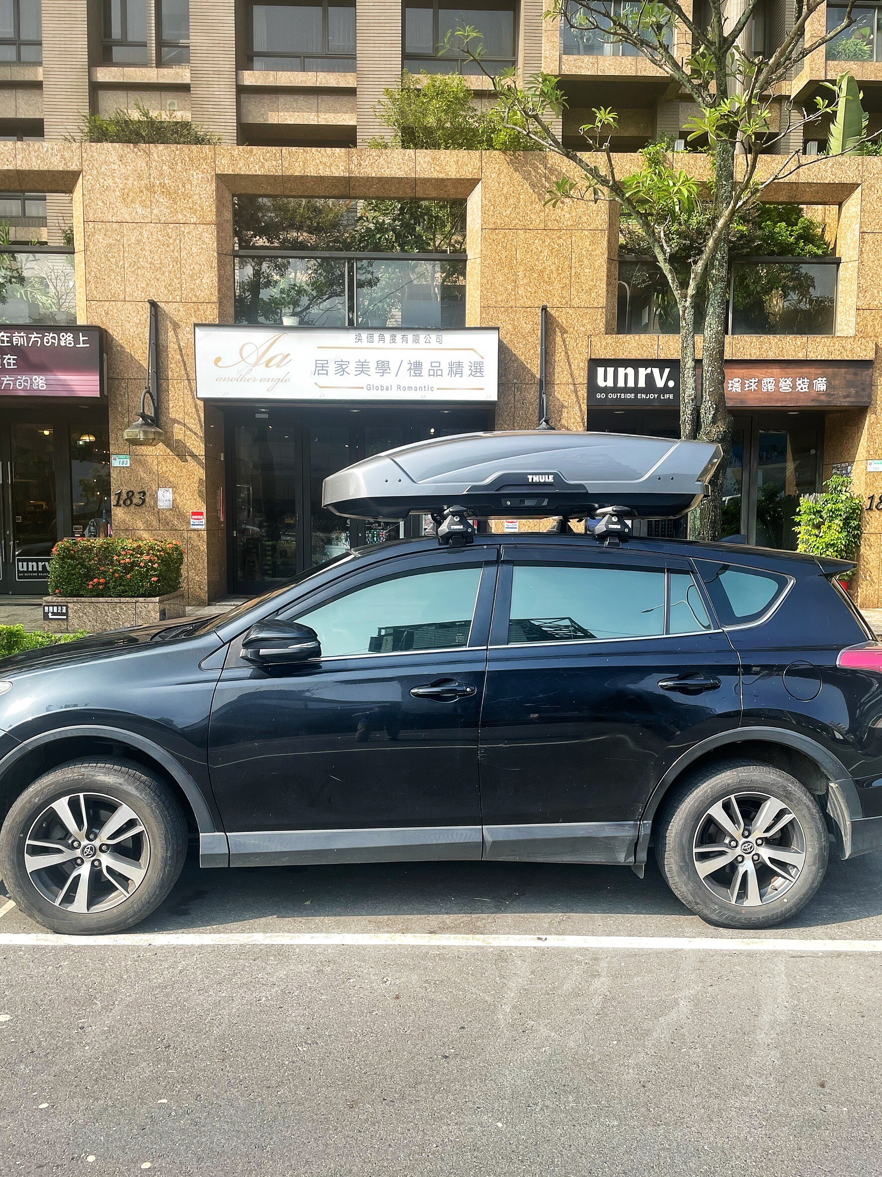 THULE Motion XT M 車頂箱 Toyota RAV4