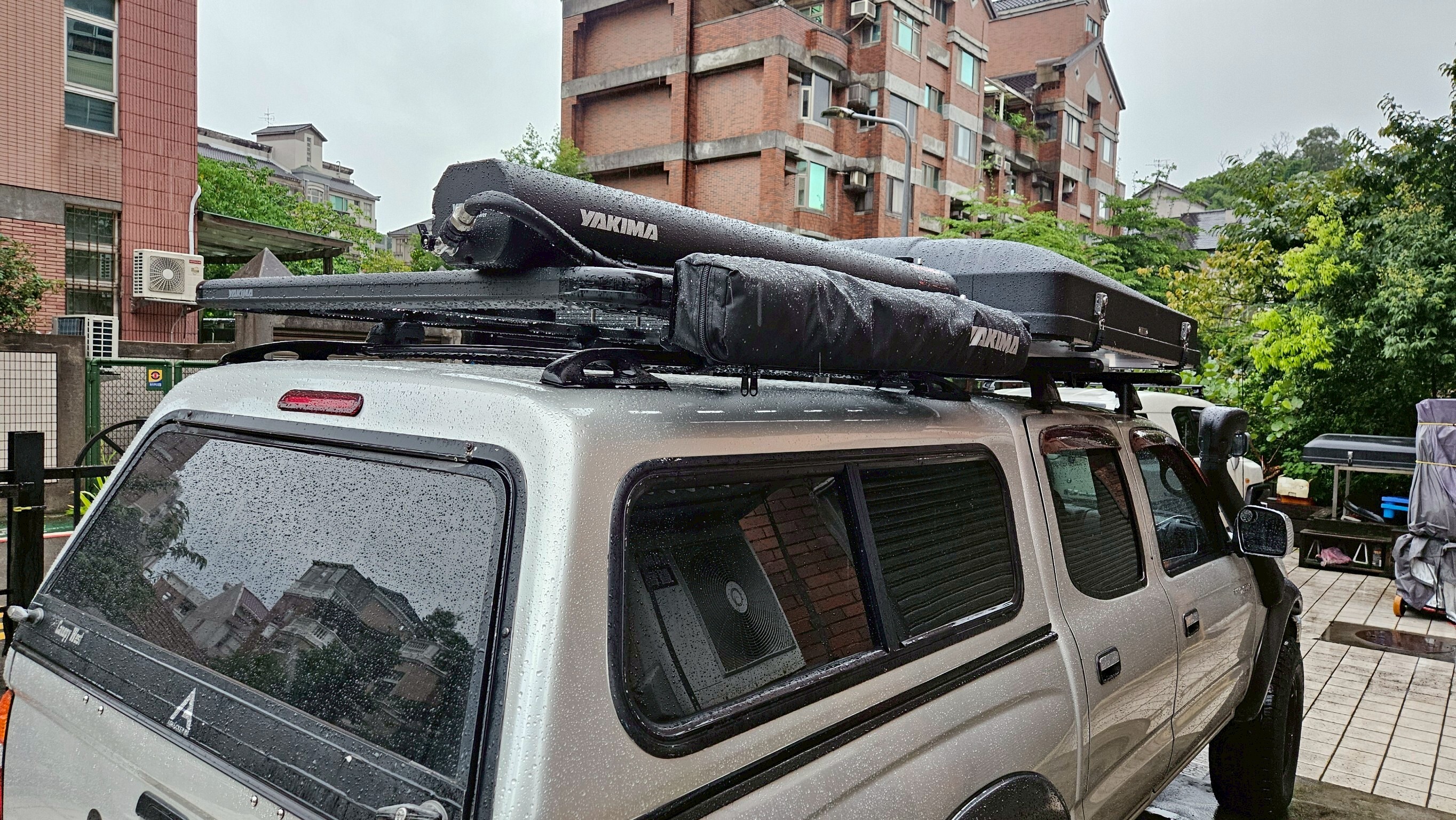 YAKIMA 淋浴帳（不含安裝支架）