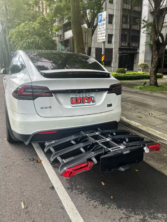 THULE Epos 3台份 TESLA -MODEL X 拖車球單車架
