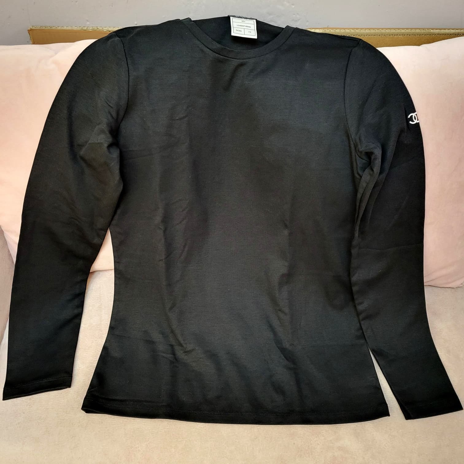 CHANEL STAFF UNIFORM LONG SLEEVES TEE XS (WHITE LOGO)