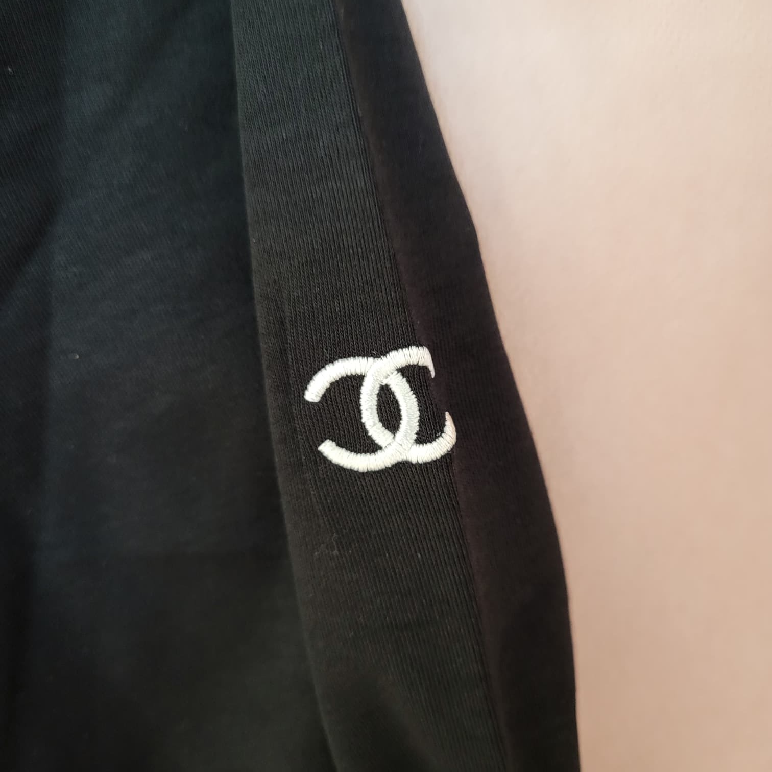 CHANEL STAFF UNIFORM LONG SLEEVES TEE XS (WHITE LOGO)