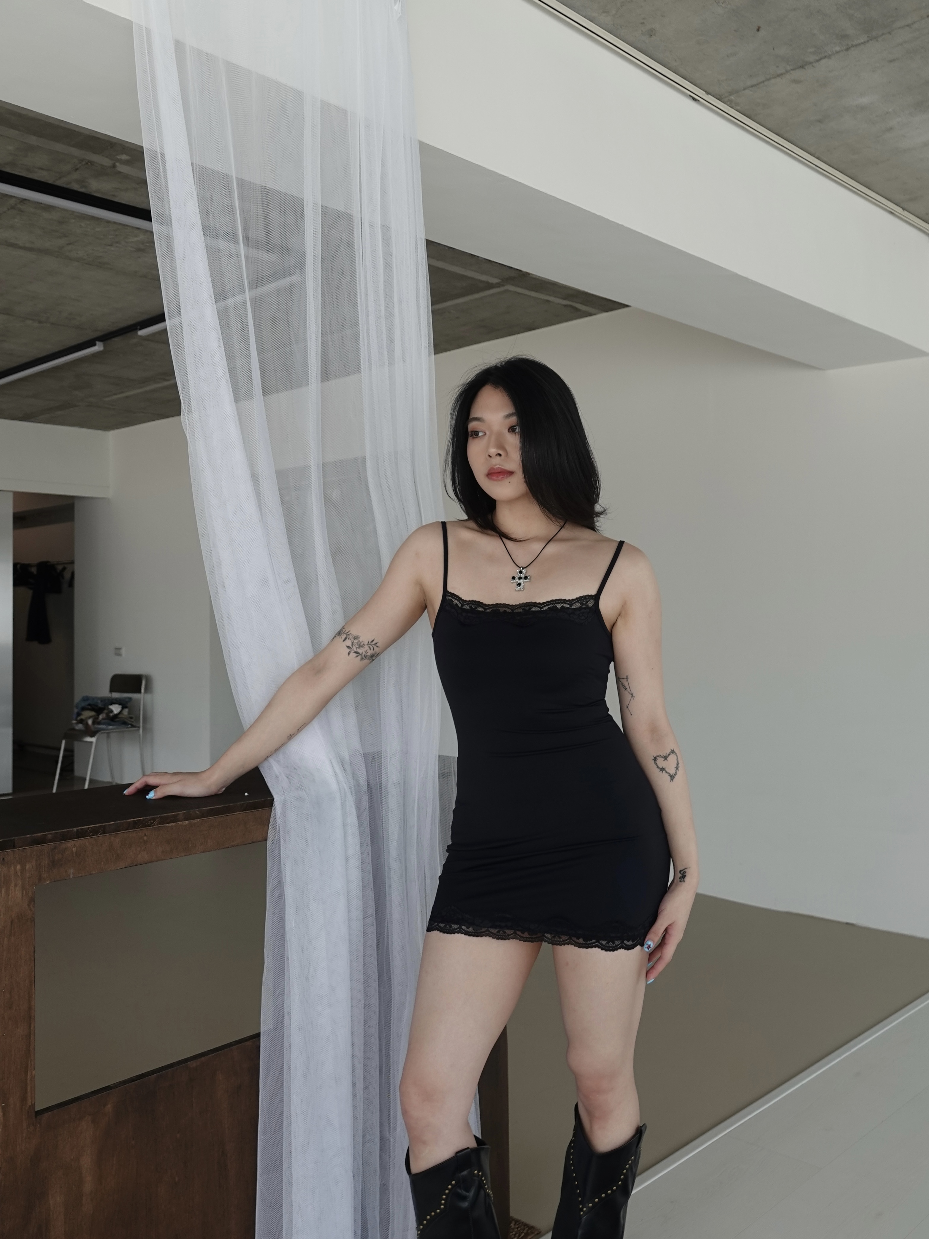 歐美蕾絲細肩包臀洋裝(2色)