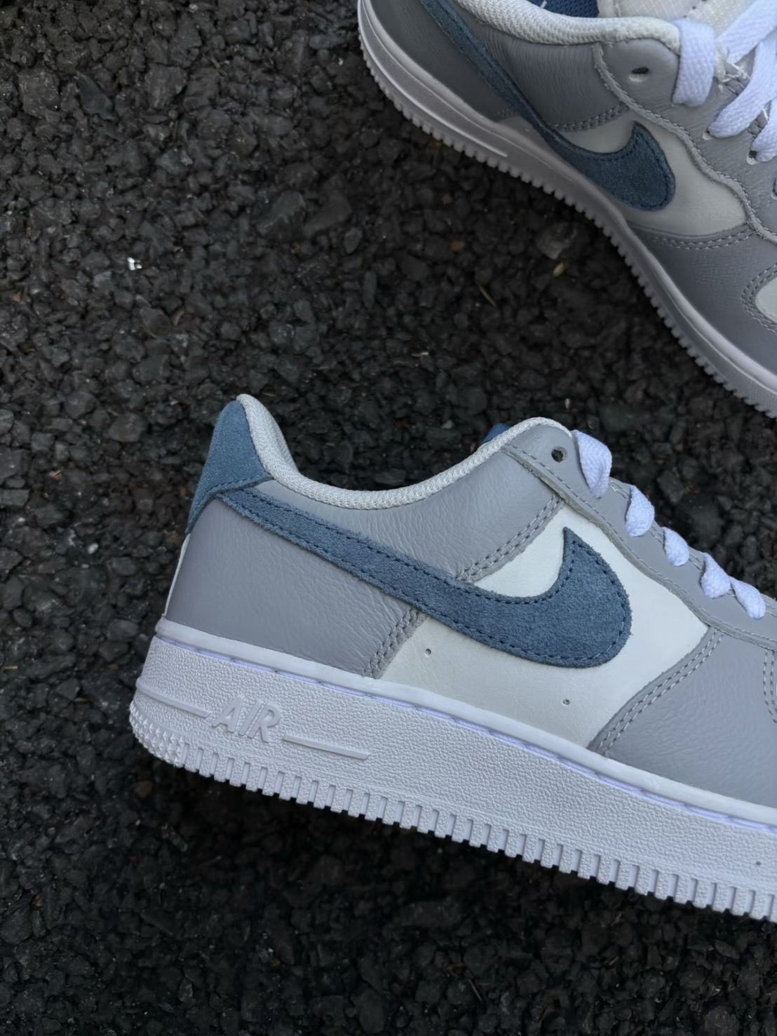 Nike Air Force 1 Low 灰藍 拼接麂皮