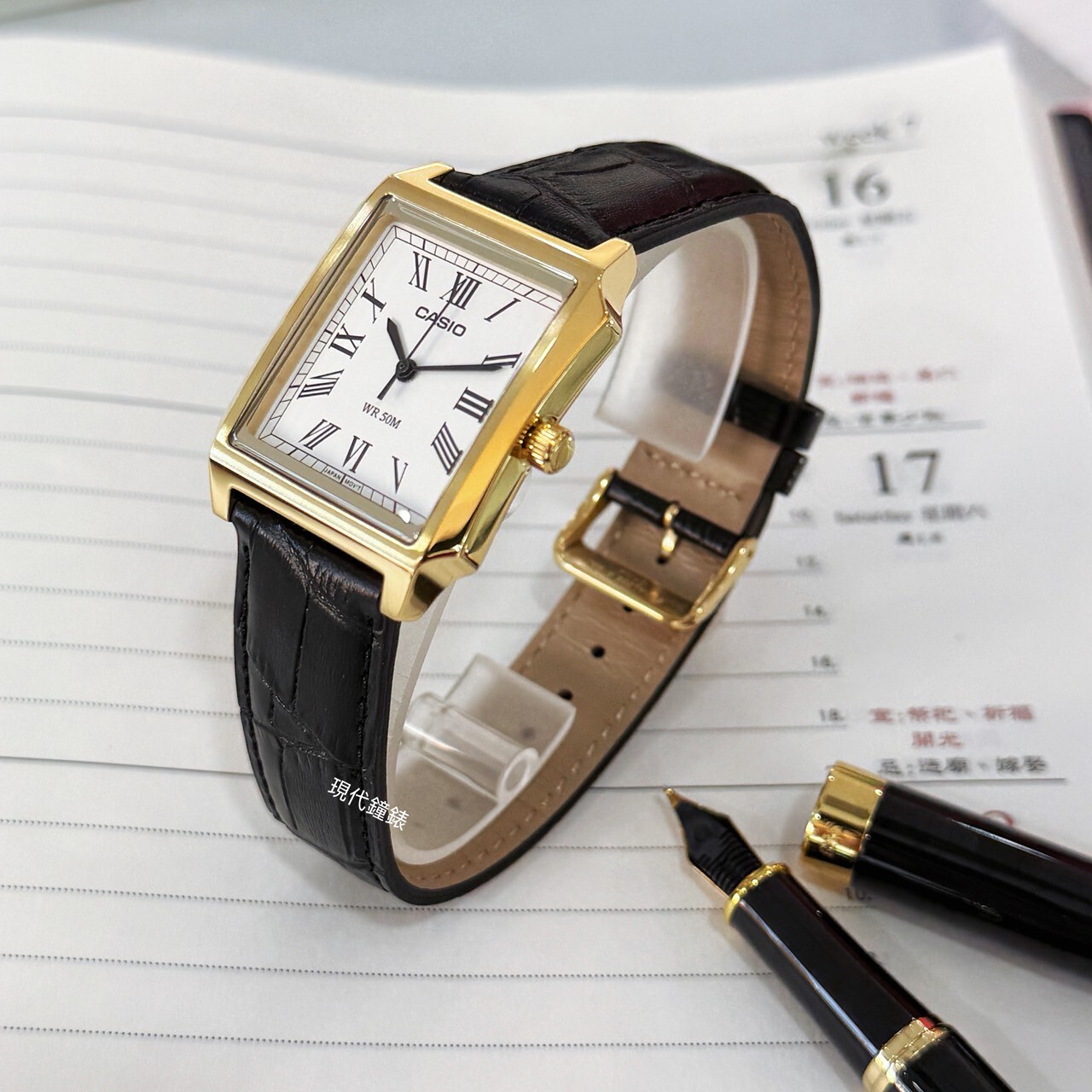 【CASIO 卡西歐】古典時尚方形羅馬數字皮革款男錶MTP-B190GL-7B 31.5mm 現代鐘錶