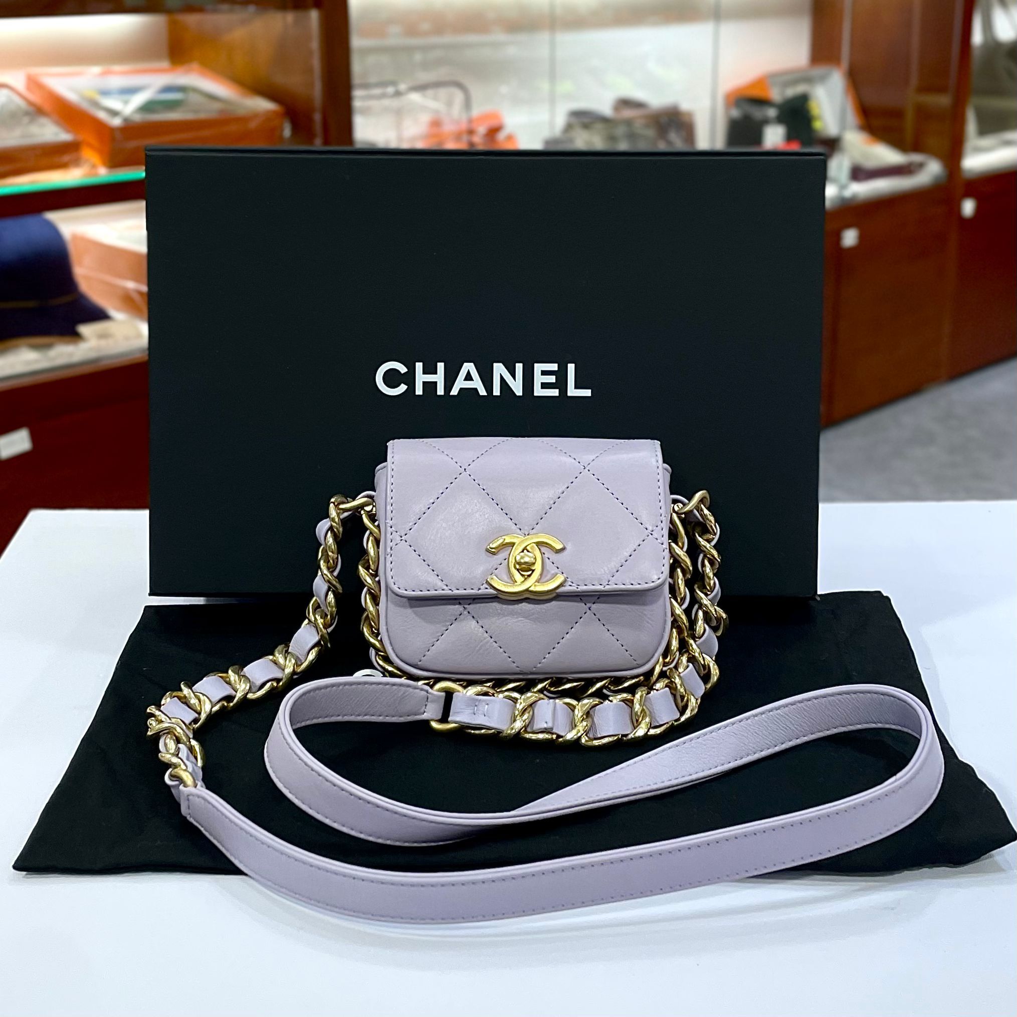 全新CHANEL斜背包 紫色羊皮金扣 MINI BAG #BRAND NEW #香榭站正品