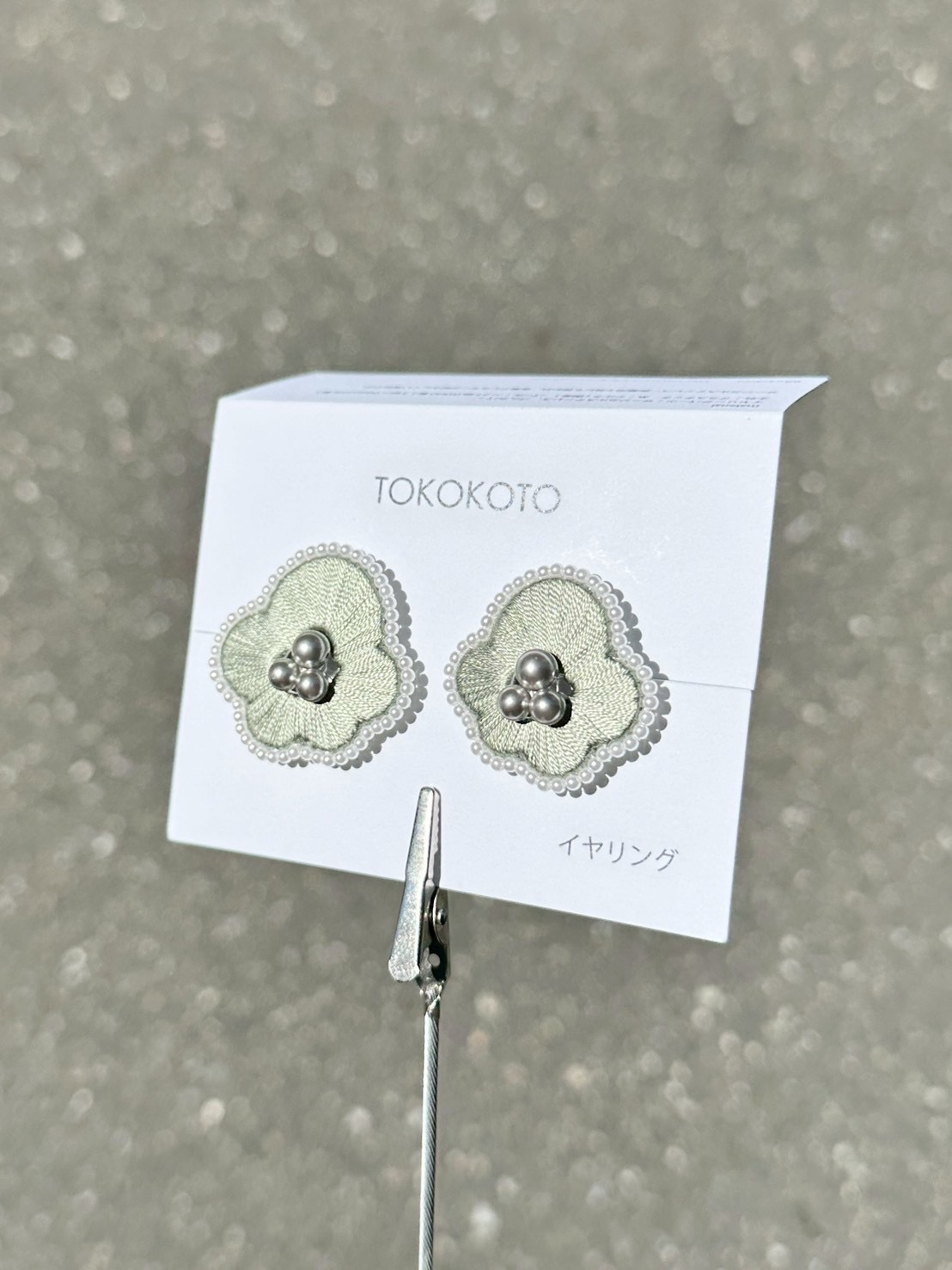 [TOKOKOTO] 刺繡花朵珍珠耳環 | 裹葉 | 耳夾 | NO.120