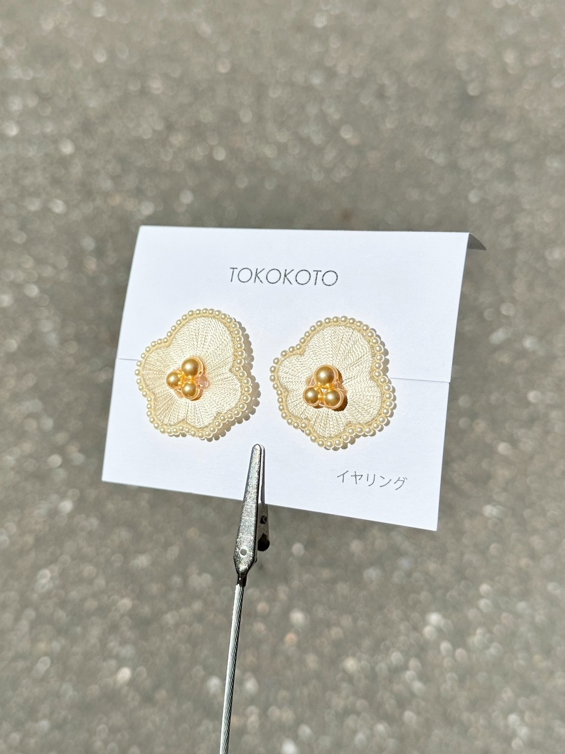 [TOKOKOTO] 刺繡花朵珍珠耳環 | 香草 | 耳夾 | NO.121