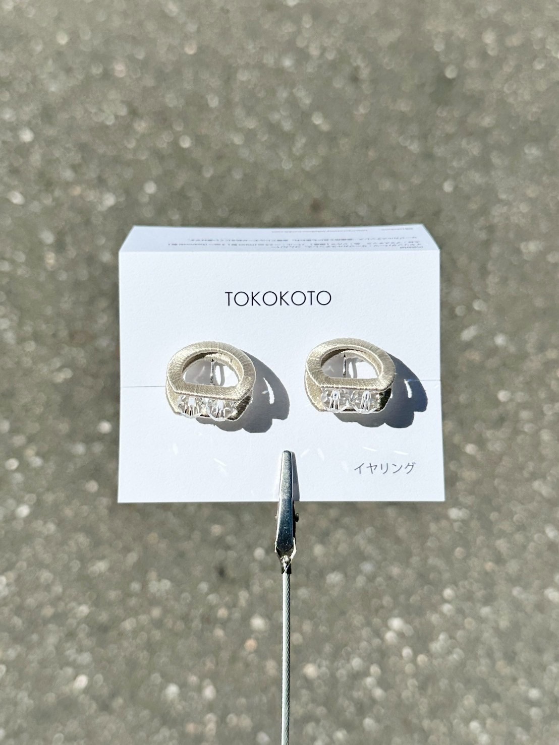 [TOKOKOTO] 刺繡半月鑲水晶耳環 | 瑠璃 | 耳夾 | NO.128