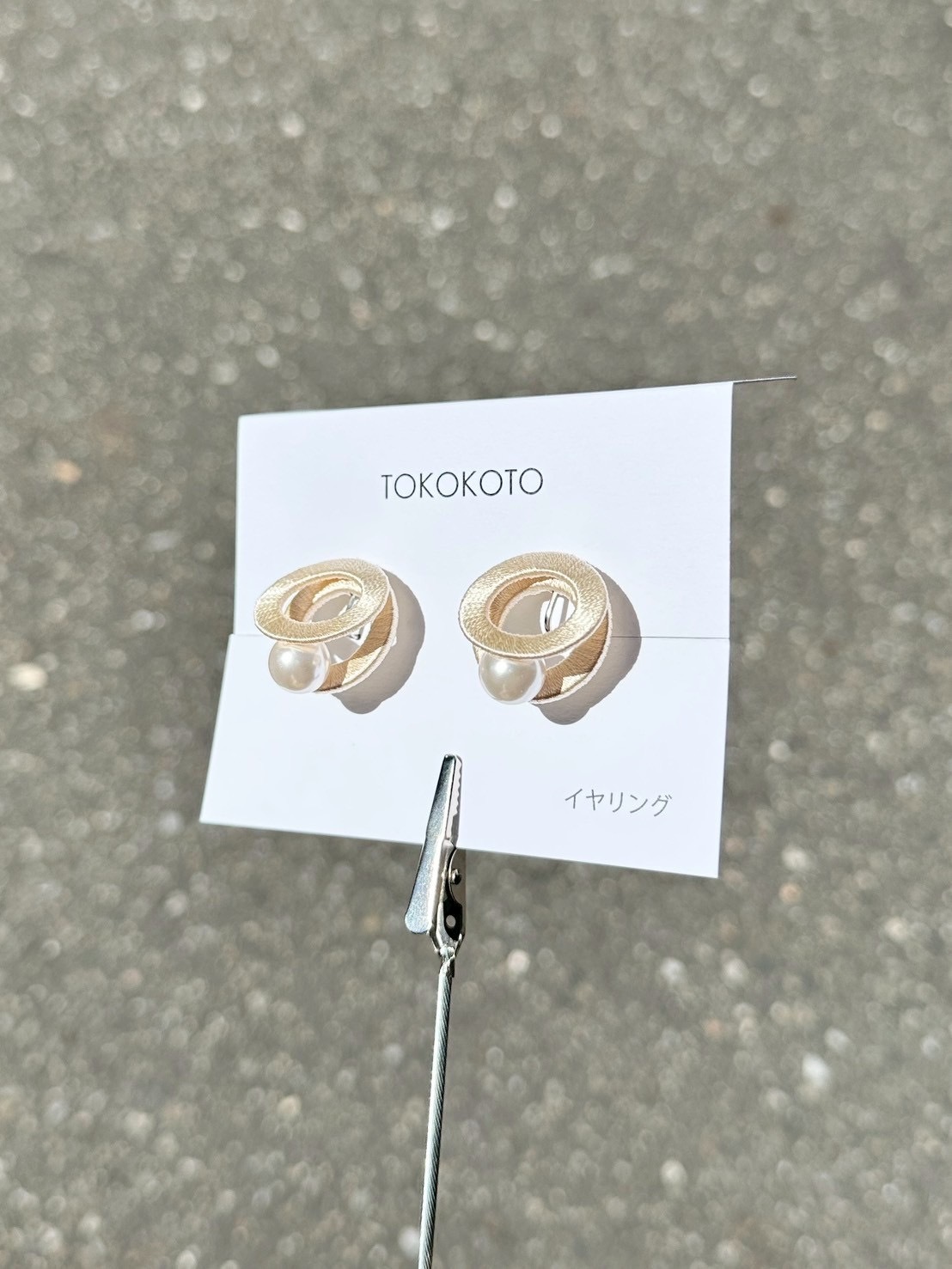 [TOKOKOTO] 刺繡雙圓環珍珠耳環 | 香草 | 耳夾 | NO.133