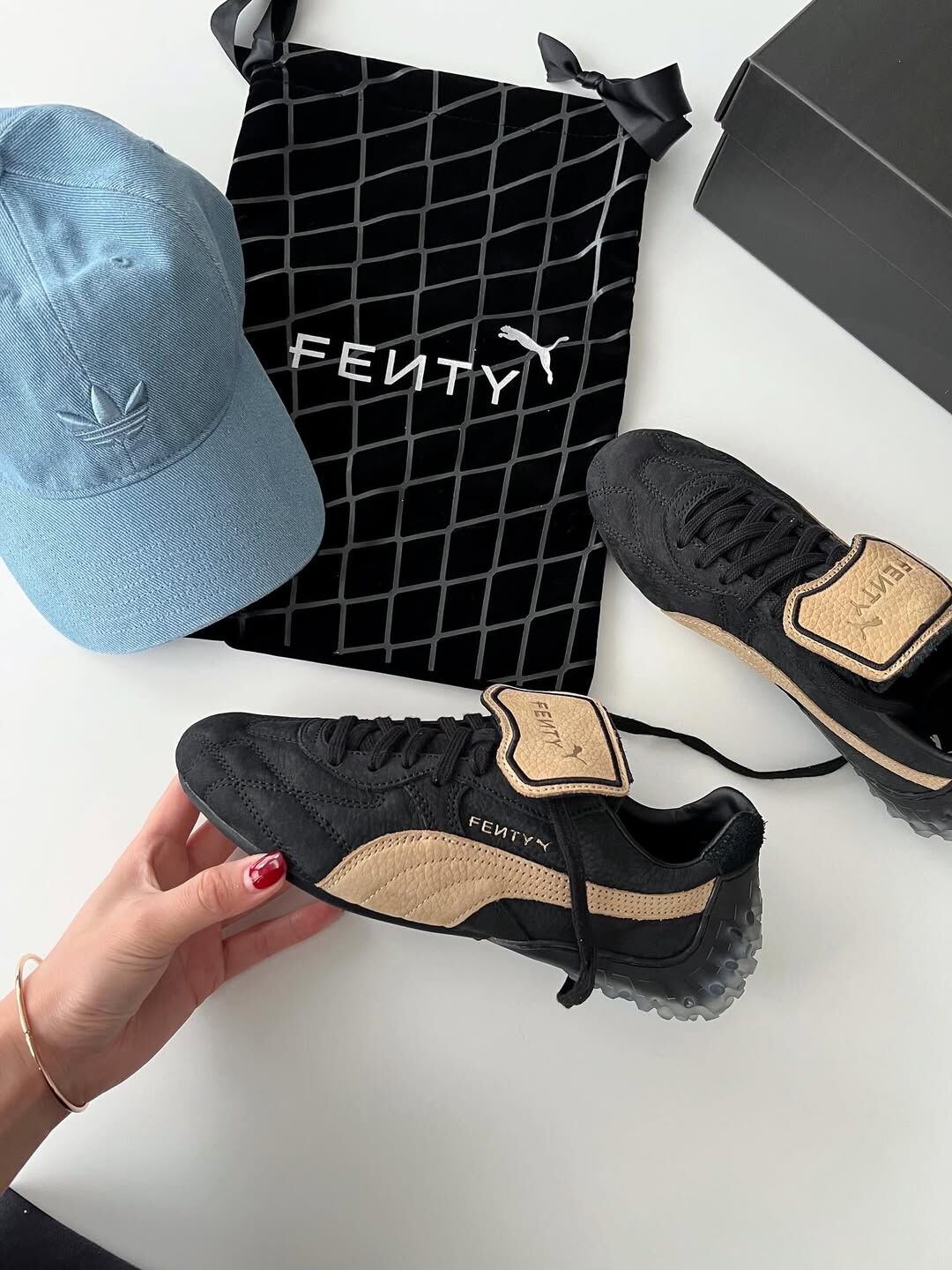 PUMA x Fenty Avanti LS 黑奶茶 蕾哈娜 聯名款 翻蓋鞋舌 復古 薄底鞋 40477801