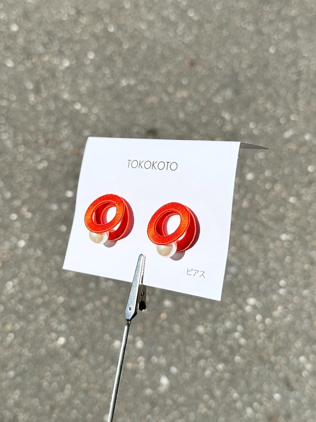 [TOKOKOTO] 刺繡雙圓環珍珠耳環 | 赤色 | 耳針 | NO.137