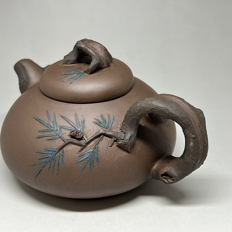 臺湾懐蕉 茶香自在】一九八零年代宜興一廠紫砂壺方惠康圓松紫砂壺220 C.C.