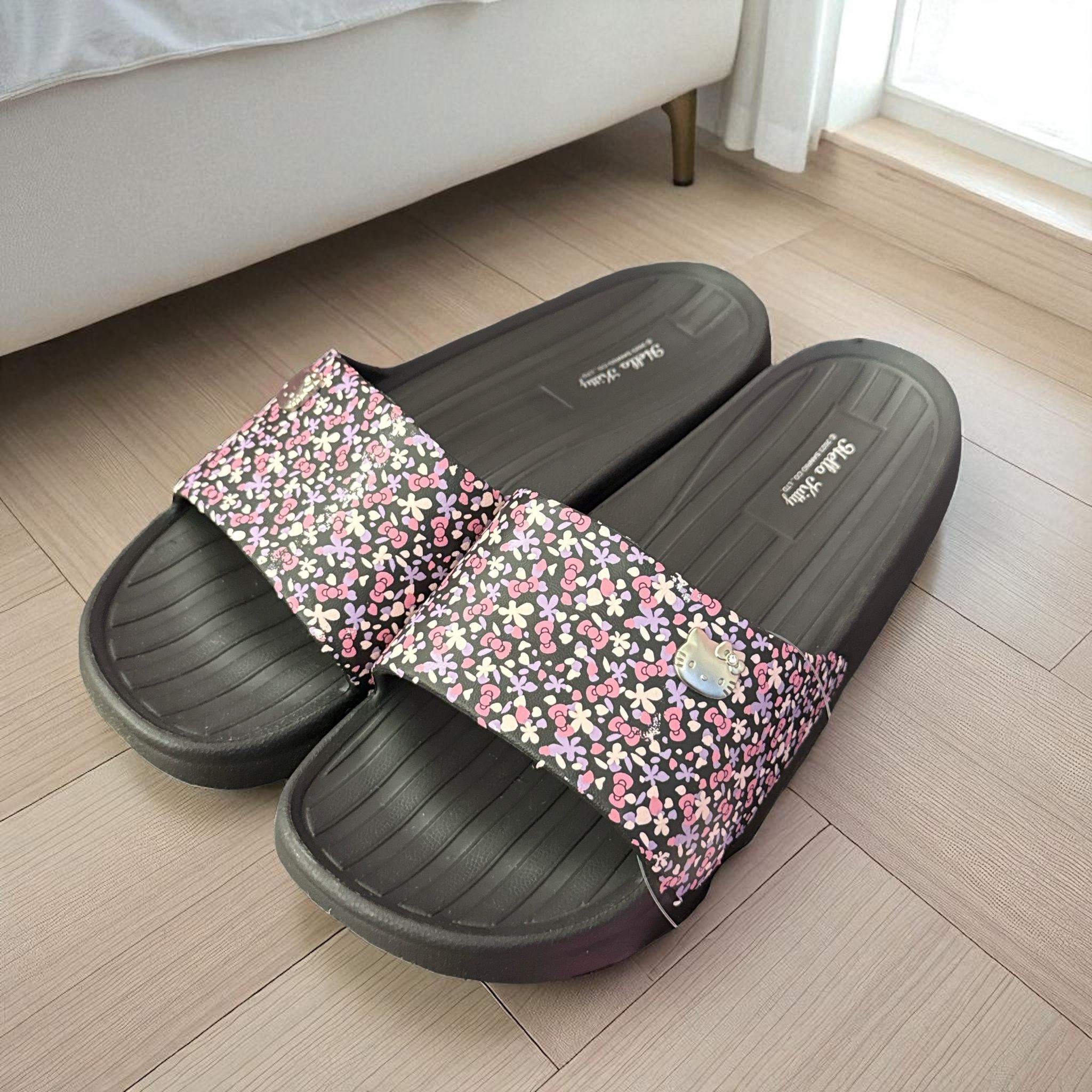 [現貨] 23160-KT Sanrio Hello Kitty 厚底小碎花拖鞋 #TW-SC23-823612 黑色