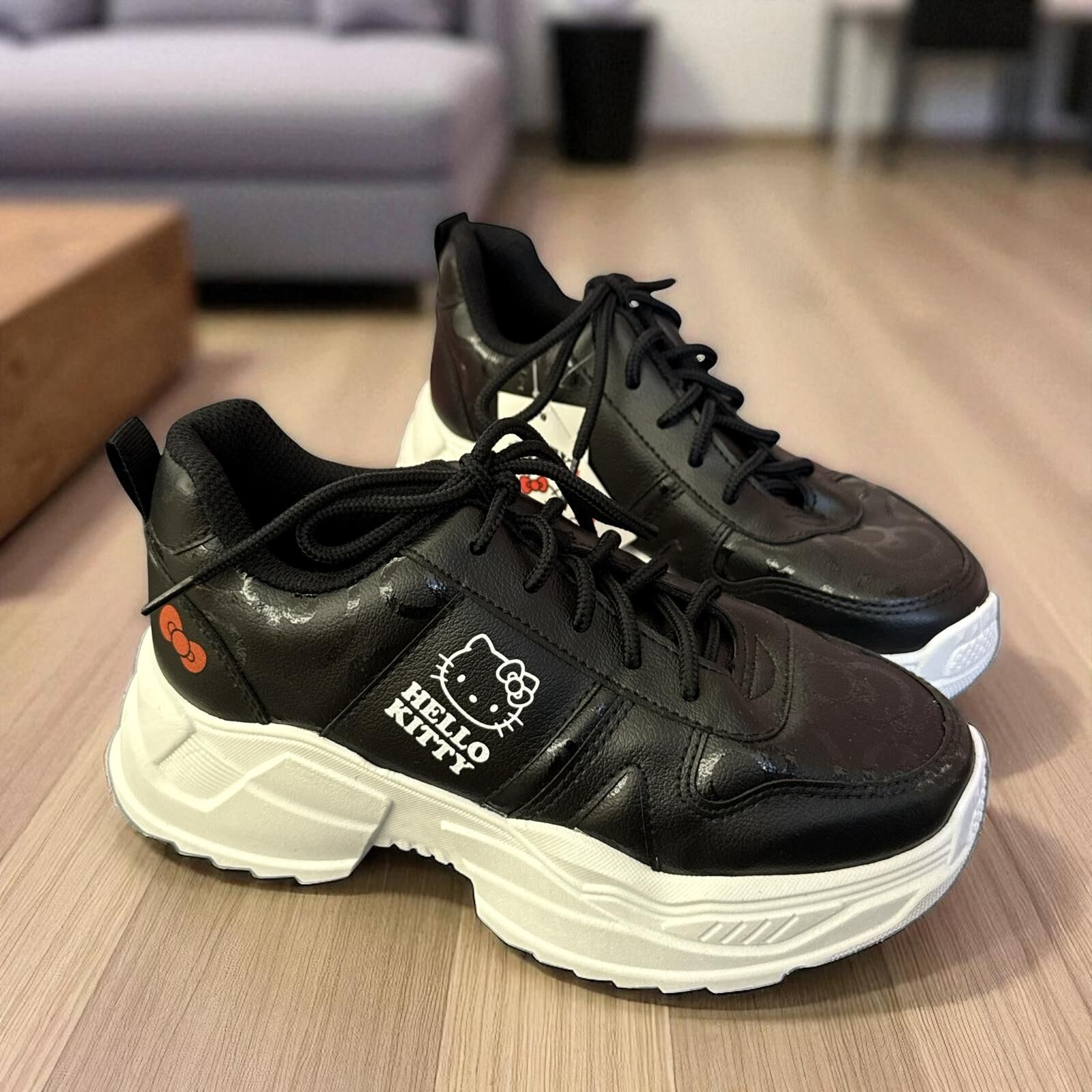 [現貨] 23006-KT Sanrio Hello Kitty 經典休閒增高鞋#TW-AS23-922011 黑色