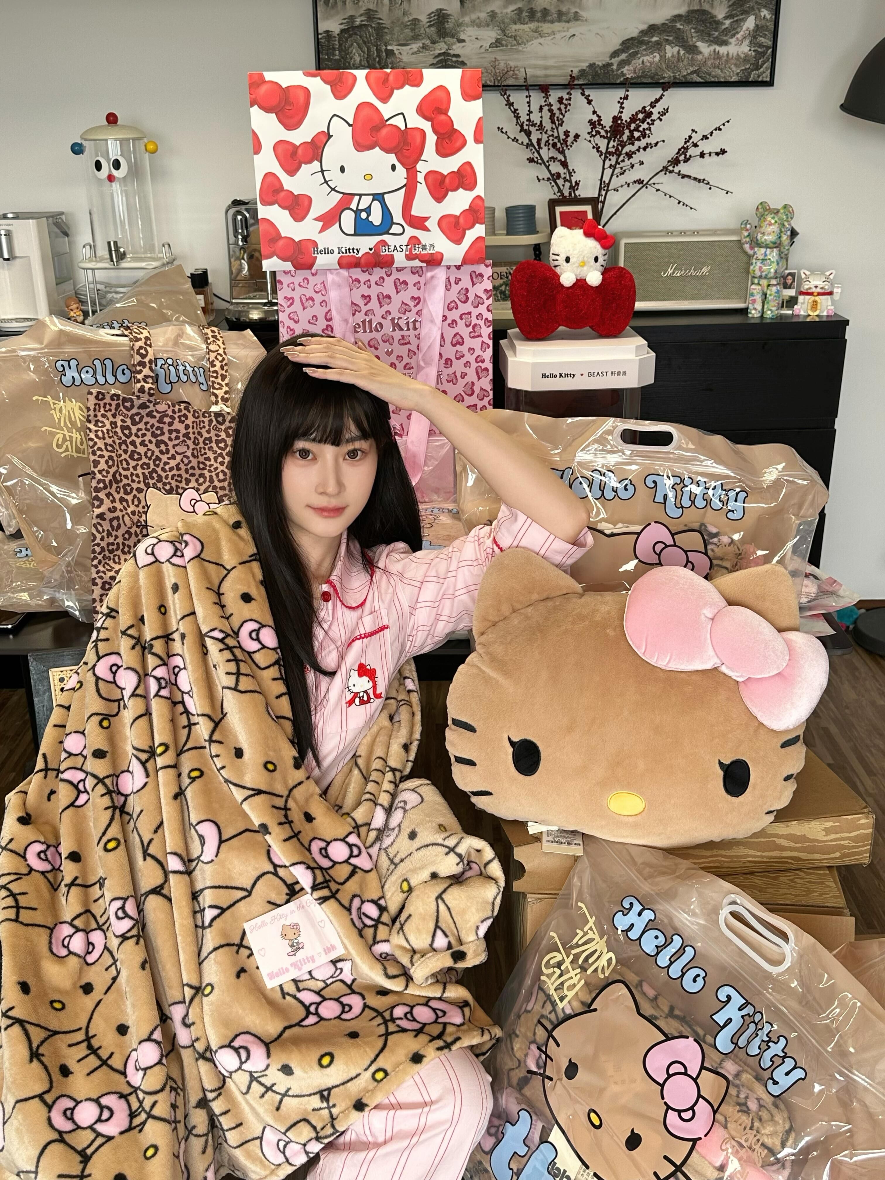 Hello Kitty x TBH 夏日黑皮系列 暖香毯 毛毯 午睡毯 沙發毯 法蘭絨 凱蒂貓 宋雨琦代言 多用途/預購