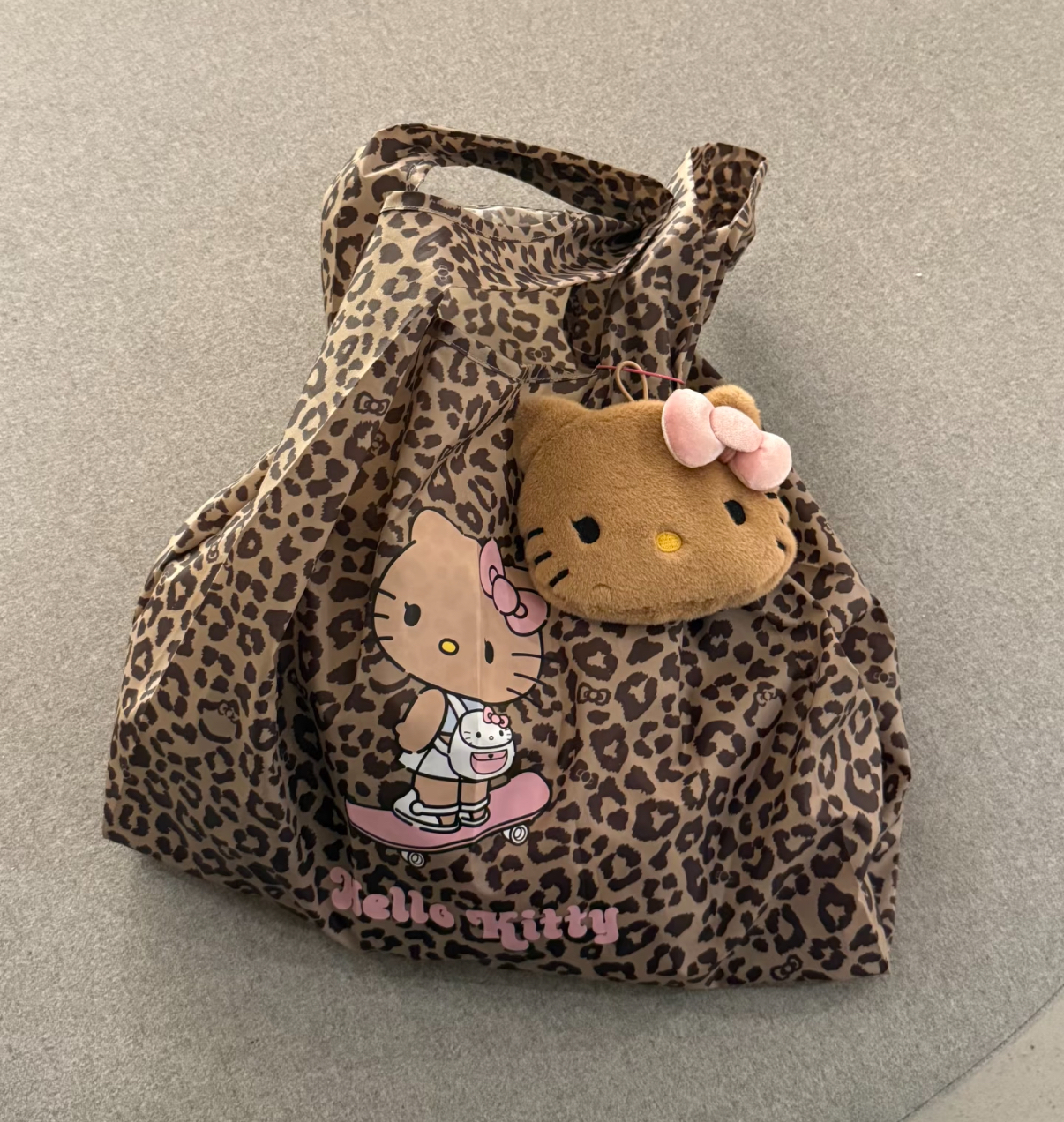 Hello Kitty x TBH 夏日黑皮系列 兩用 購物袋 二合一 提袋 收納 吊飾 鑰匙圈 凱蒂貓 宋雨琦代言/預購