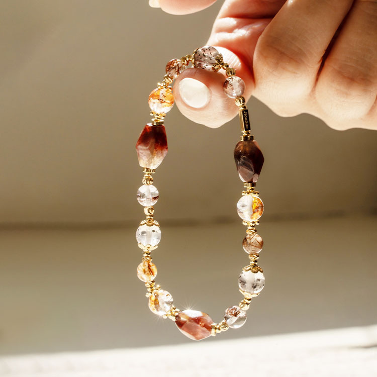 快樂標準：紅極光｜閃靈膠花｜紅銅髮｜紅幽靈｜黑草莓