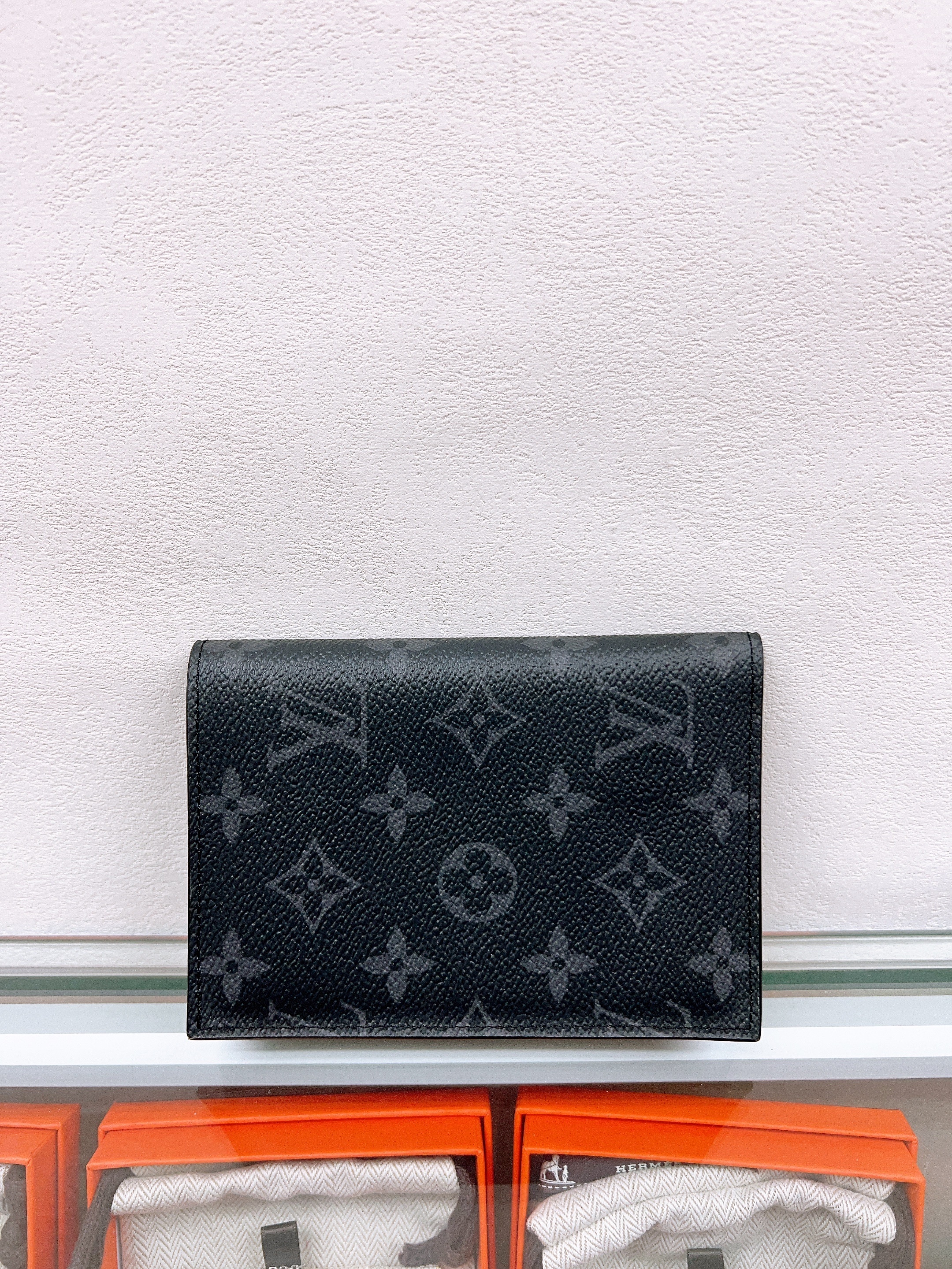 Lv passport holder (black monogram)