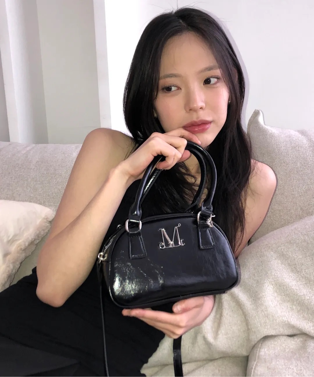 #預購 🇰🇷韓國 MUCENT 金屬logo 迷你斜挎包