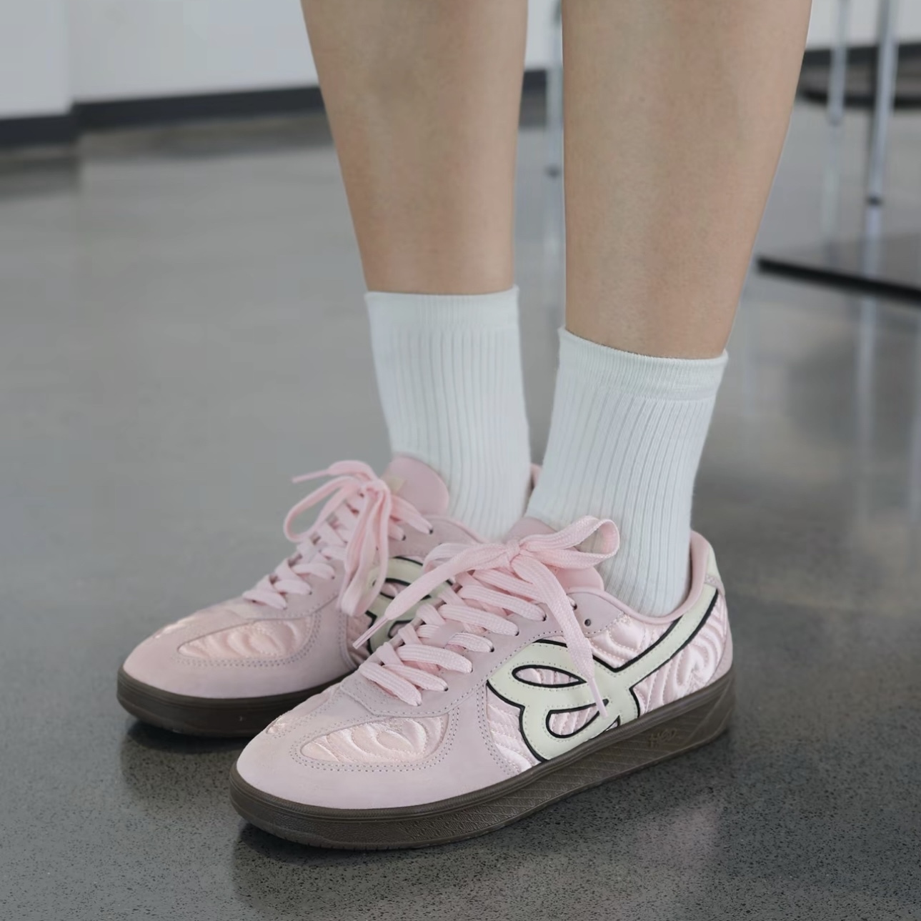 HBD x WE FLOWER 情人節限定 緞面粉 小花鞋 情侶款 德訓鞋 聯名