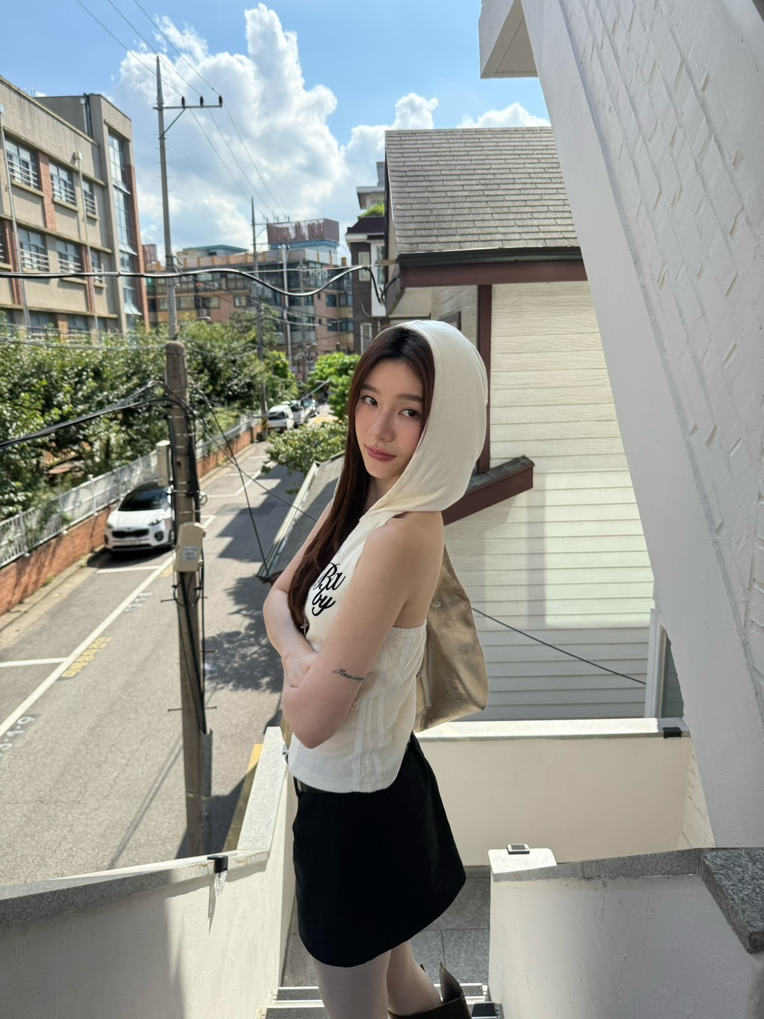 現貨! 9.amez project   Baby kiss hooded top  連帽露背背心  （ivory)