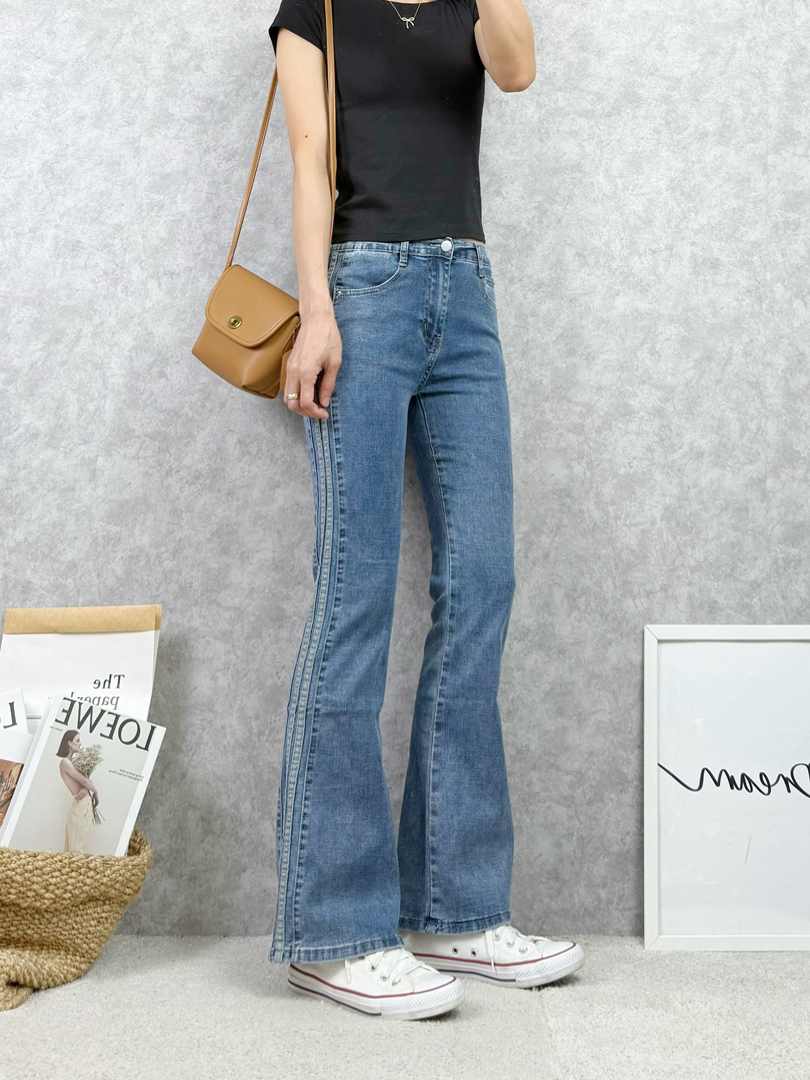 側邊條紋的高挑魔法喇叭褲