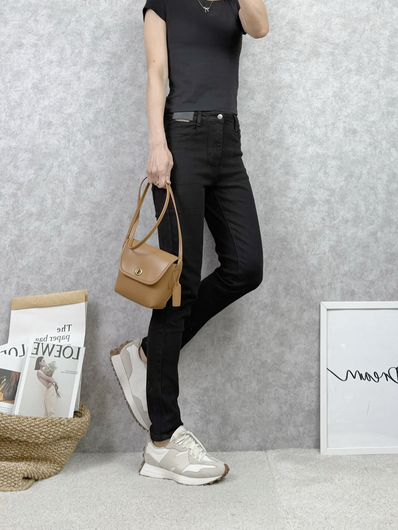 低調有感的修身力♡剛剛好的包覆感窄管褲 ⚡️搶手貨⚡️