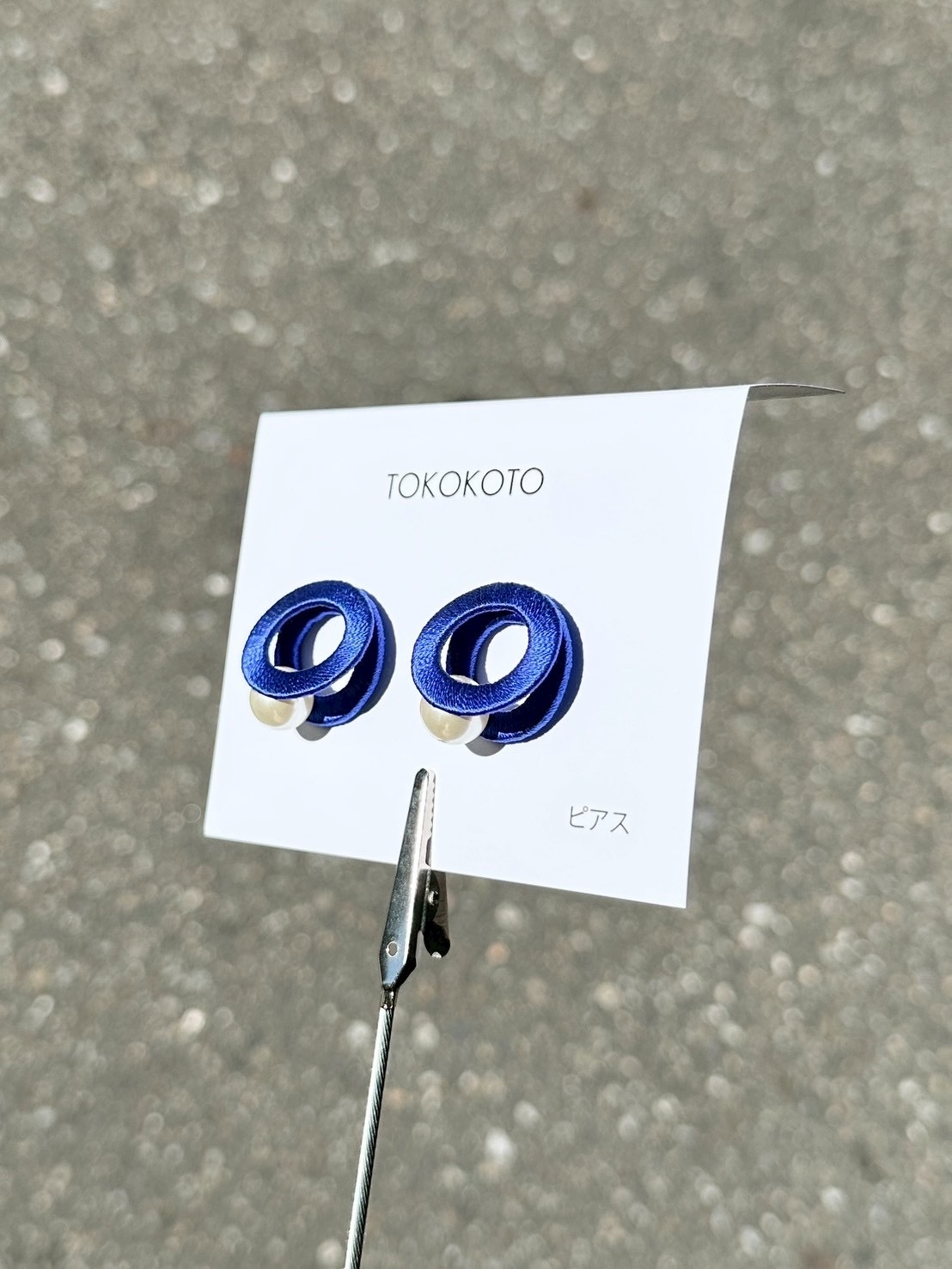 [TOKOKOTO] 刺繡雙圓環珍珠耳環 | 紺 | 耳針 | NO.138