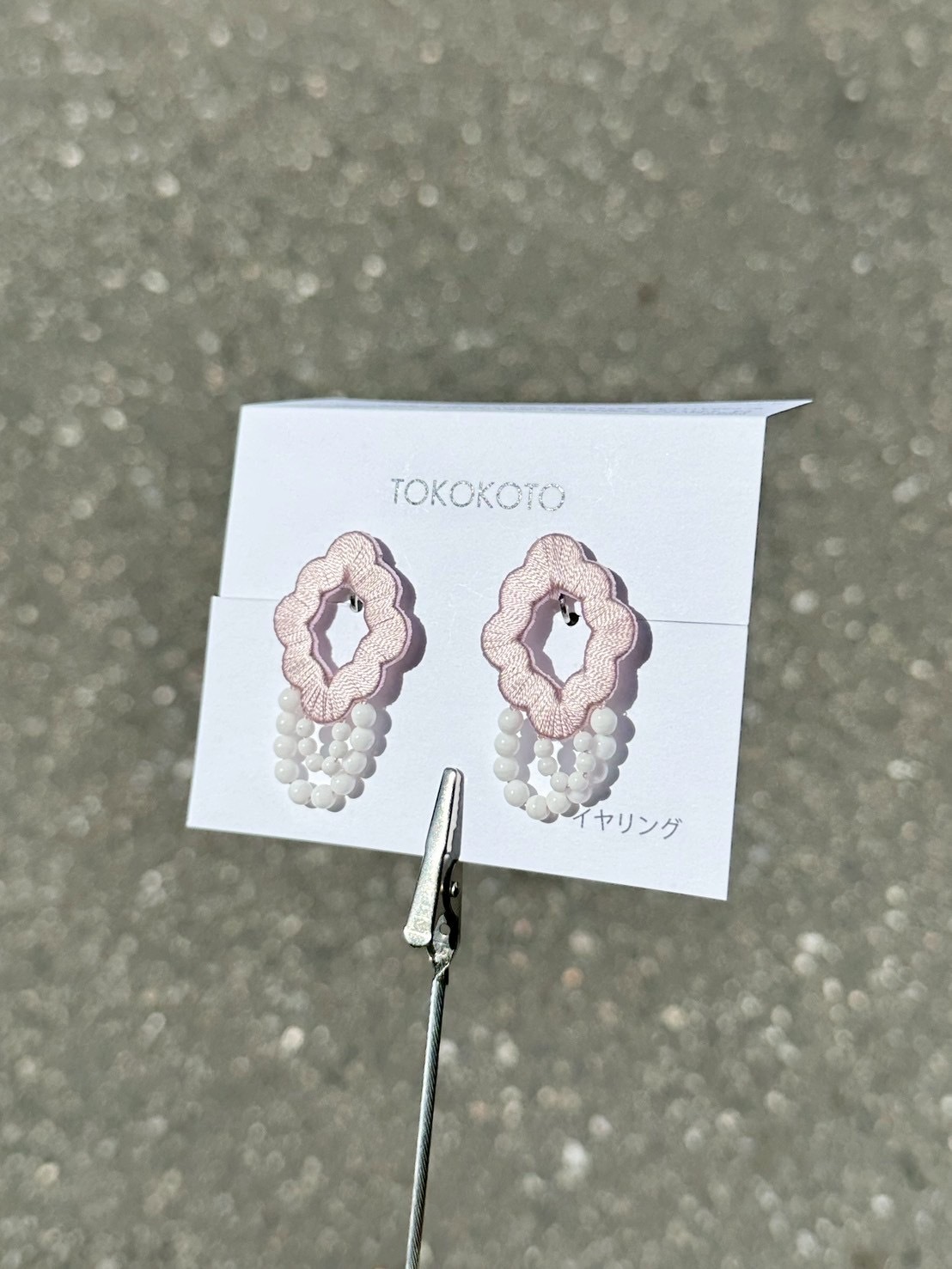 [TOKOKOTO] 刺繡荷葉花朵珠珠耳環 | 薄藤 | 耳夾 | NO.140