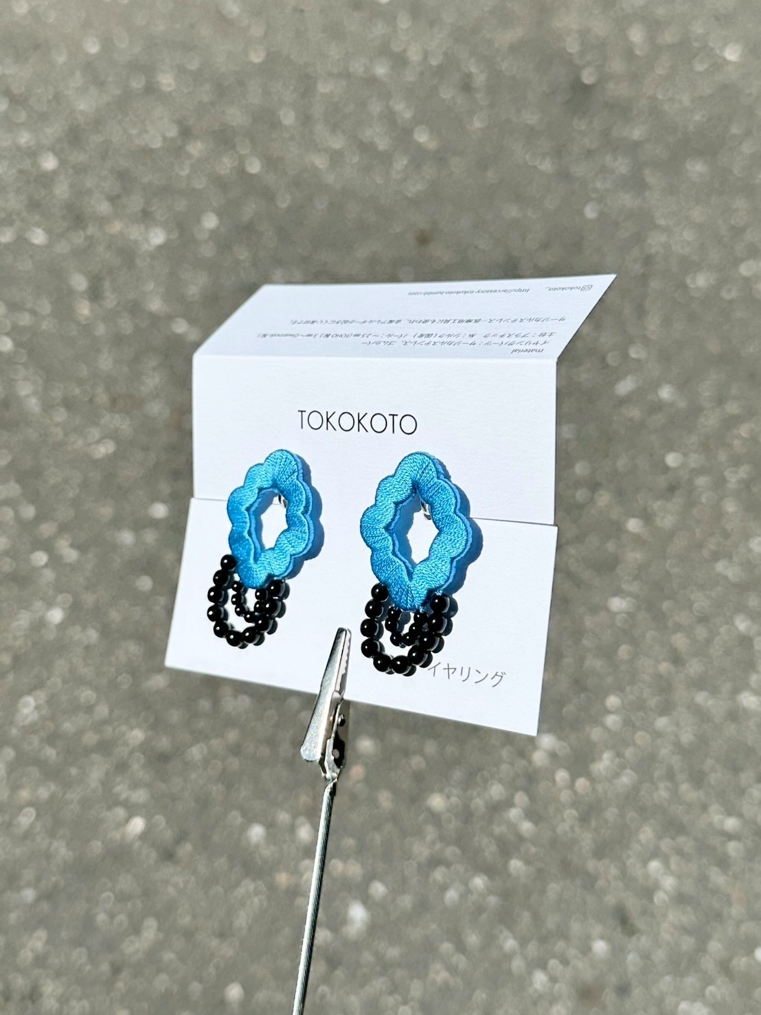 [TOKOKOTO] 刺繡荷葉花朵珠珠耳環 | 瑠璃 | 耳夾 | NO.141