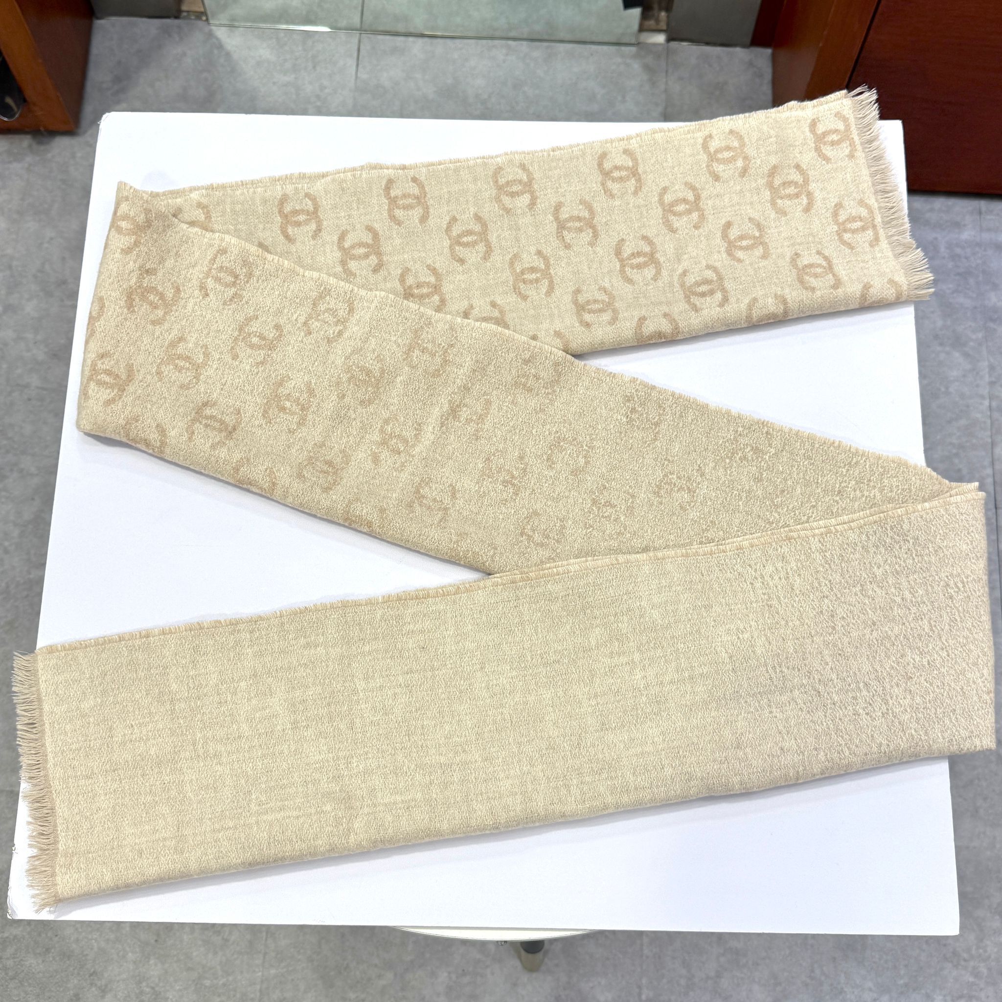 全新CHANEL圍巾/披肩 35X180cm AAA450 杏色CC LOGO Cashmere羊毛針織 #BRAND NEW #香榭站正品