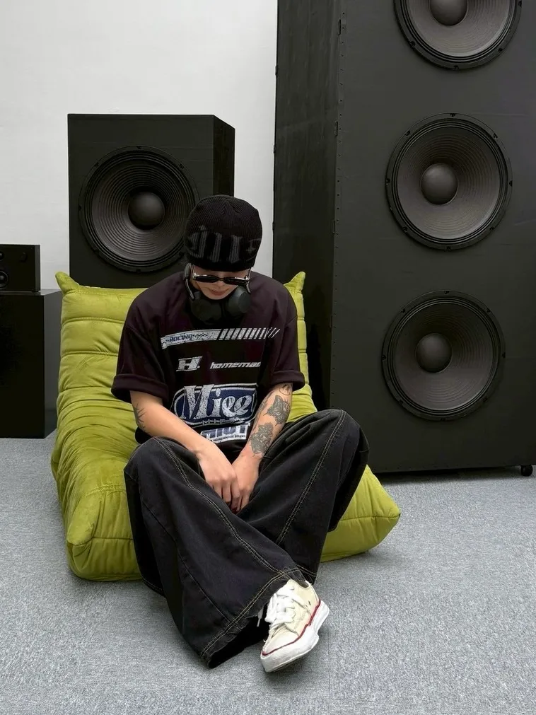 Mieet 斑駁 字體 寬鬆 短袖