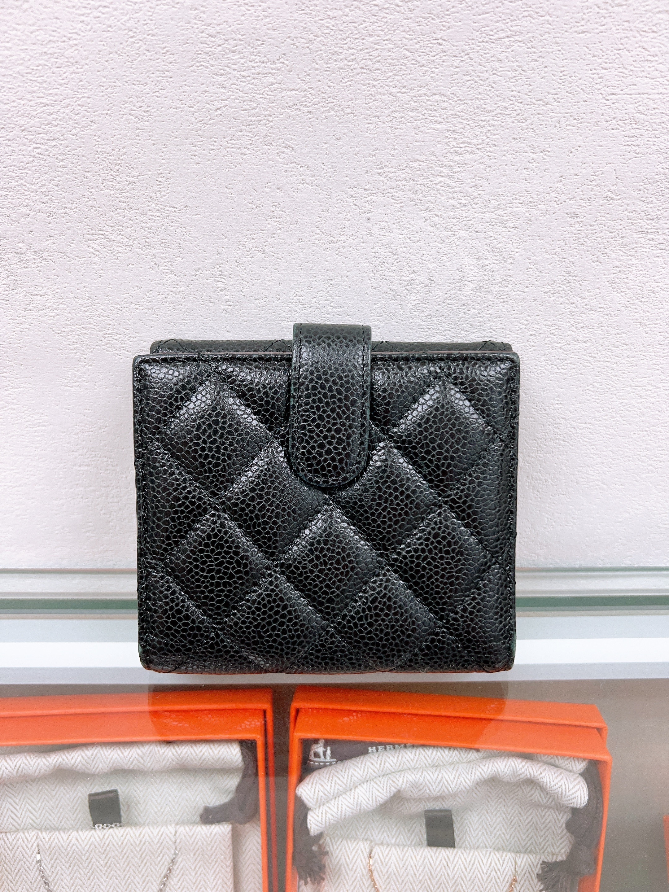Chanel bi-fold wallet (black/GHW)