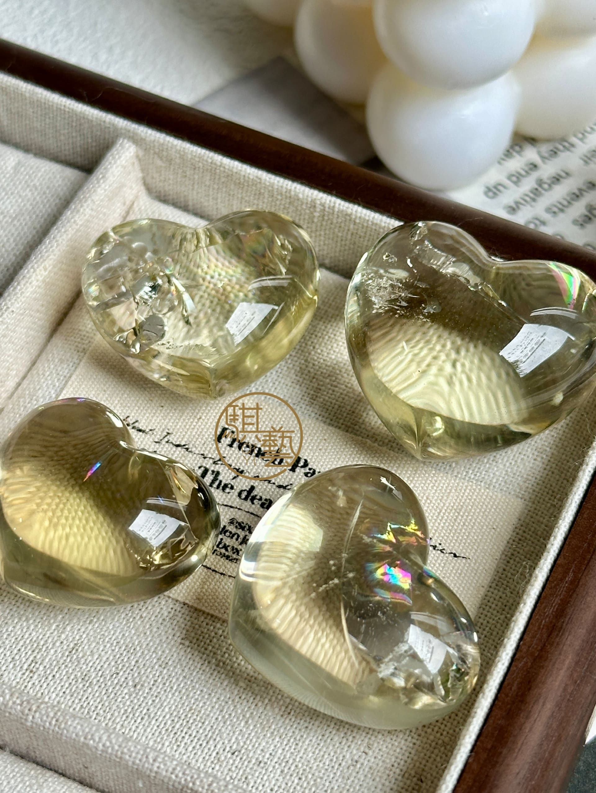 爆彩透體愛心水晶雕件|黃水晶 白水晶 熱銷人氣能量石 招財守護 療癒擺件 收藏必備 禮物推薦