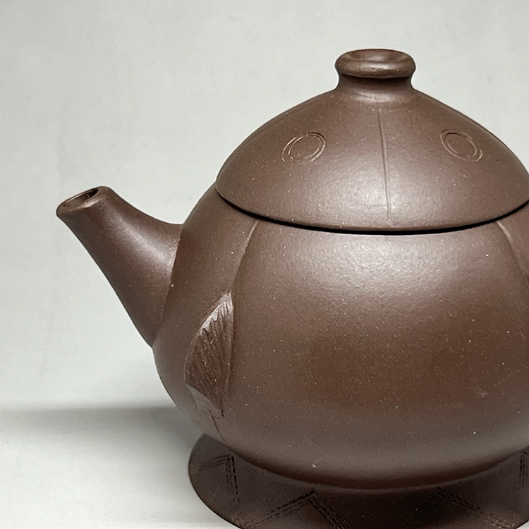 丸十薩摩　壺 茶香自在】一九八零年代宜興一廠紫砂壺鮑玲華賞魚紫砂壺160 C.C.