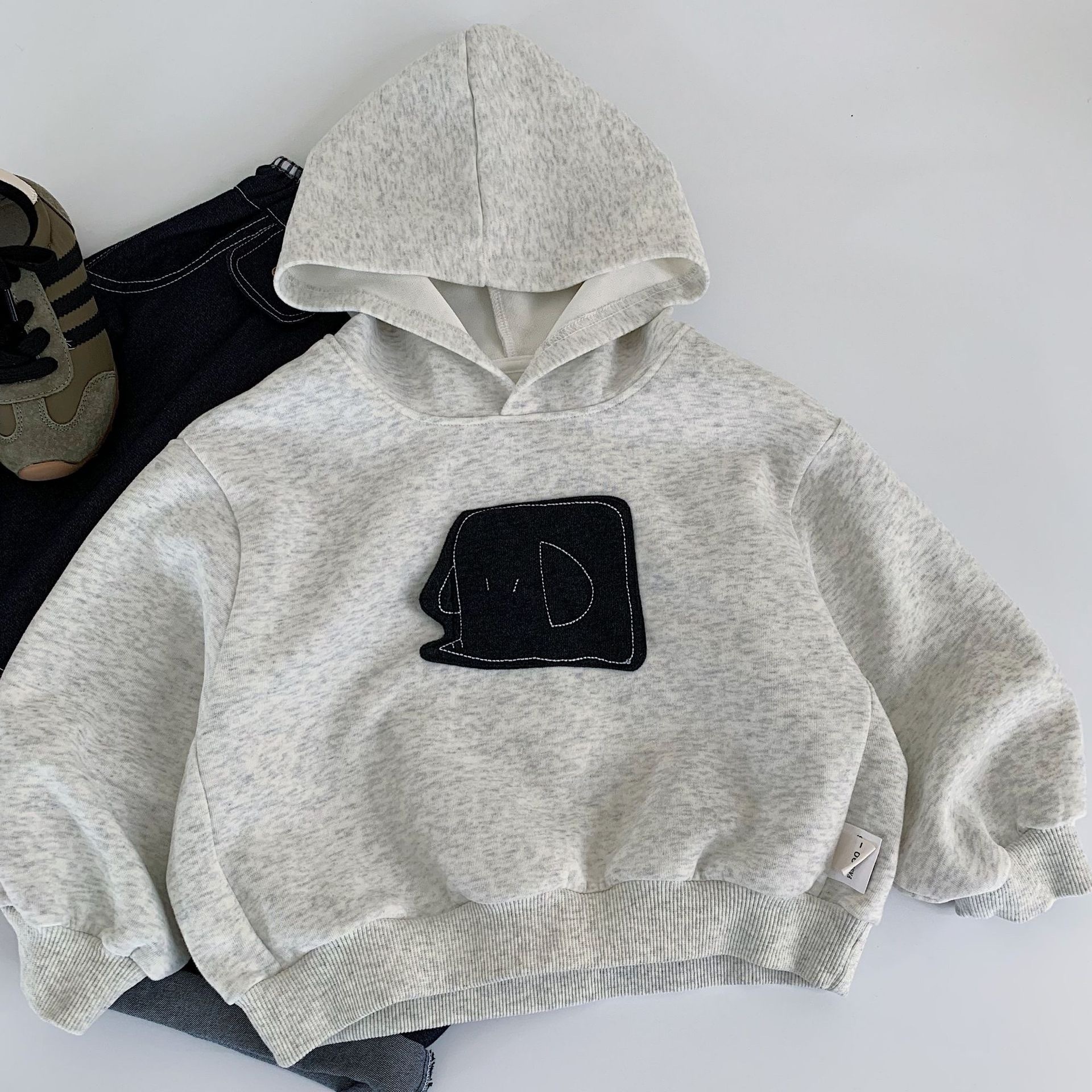 簡單拼貼連帽上衣