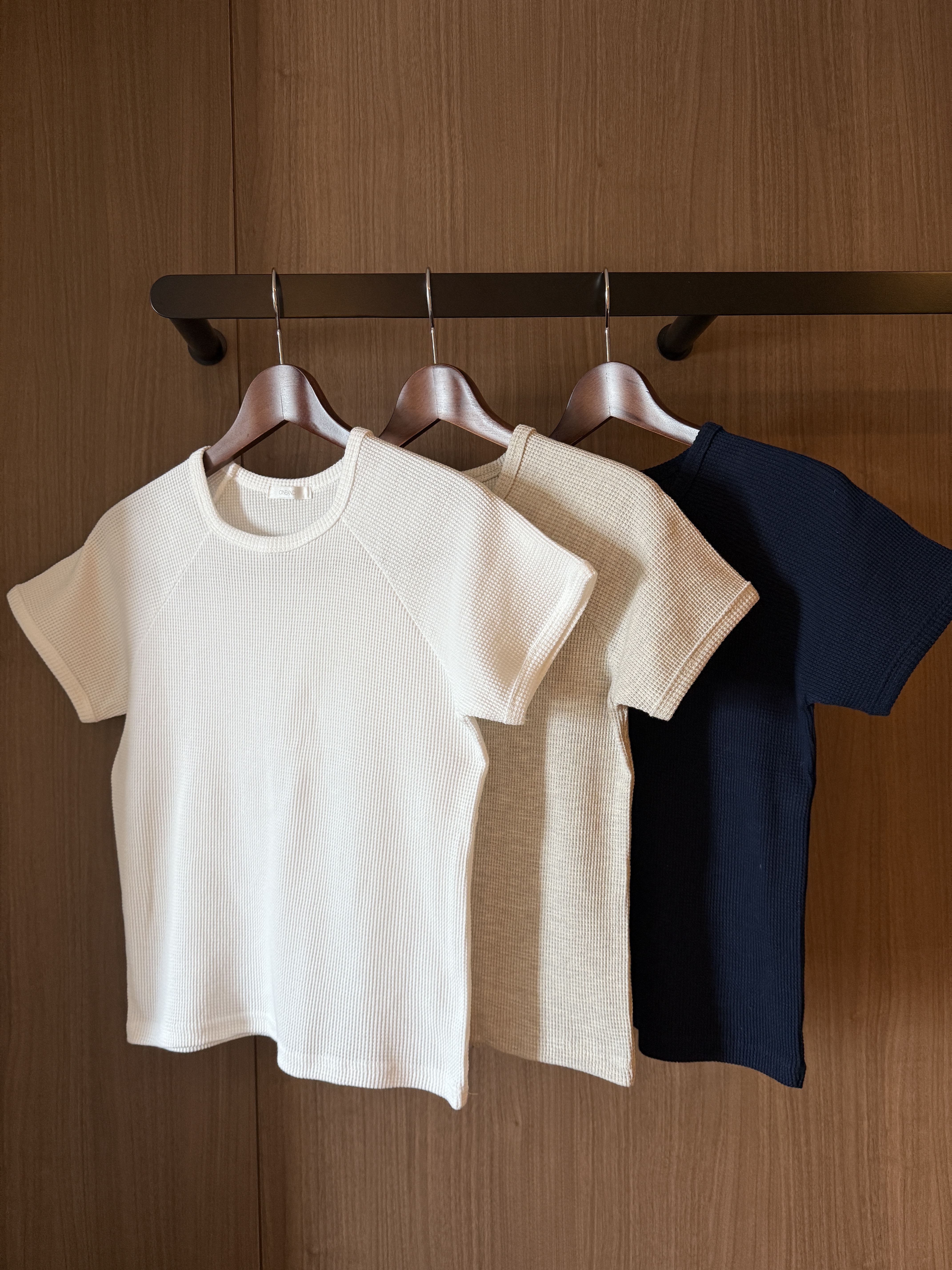 格紋薄款牛角袖短TEE