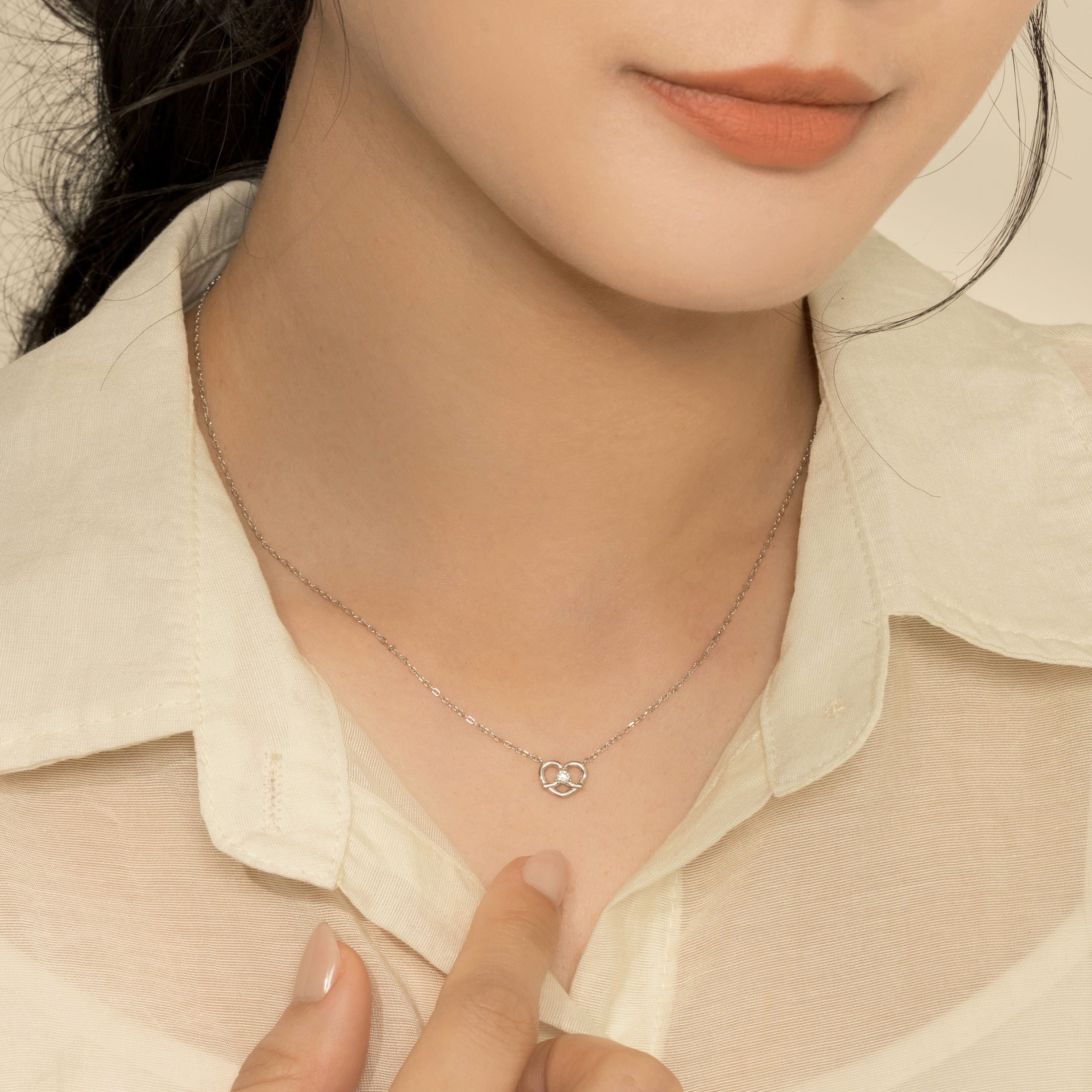925純銀項鍊,愛心與蝴蝶餅造型,甜美風格鎖骨鍊